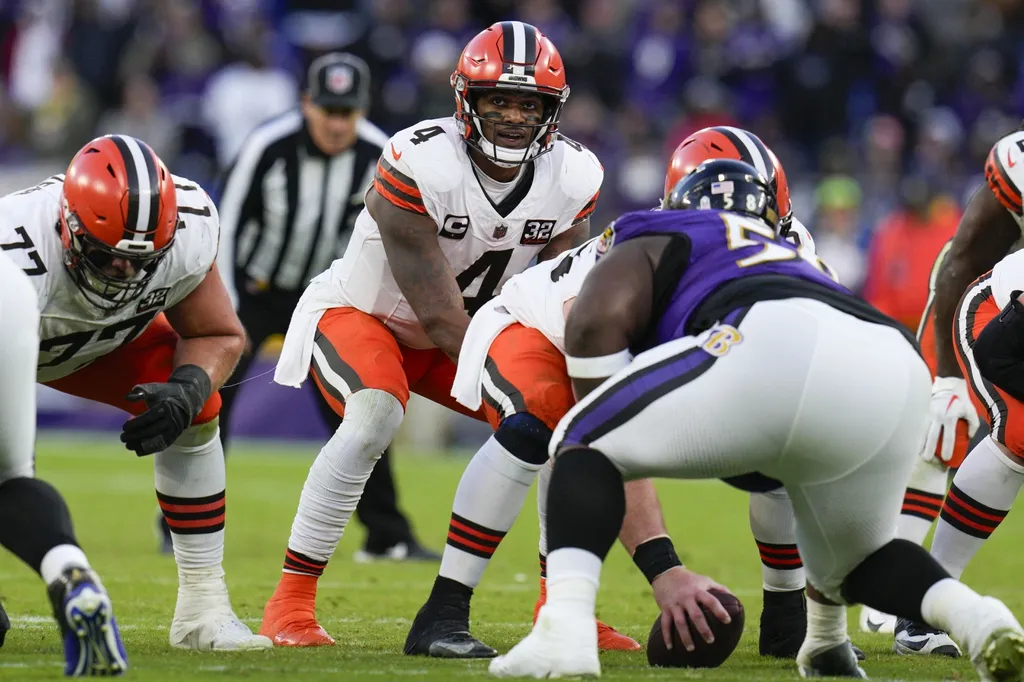 Cleveland Browns quarterback Deshaun Watson (4) calls out to teammates before the snap against the Baltimore Ravens during the second half at M&T Bank Stadium.