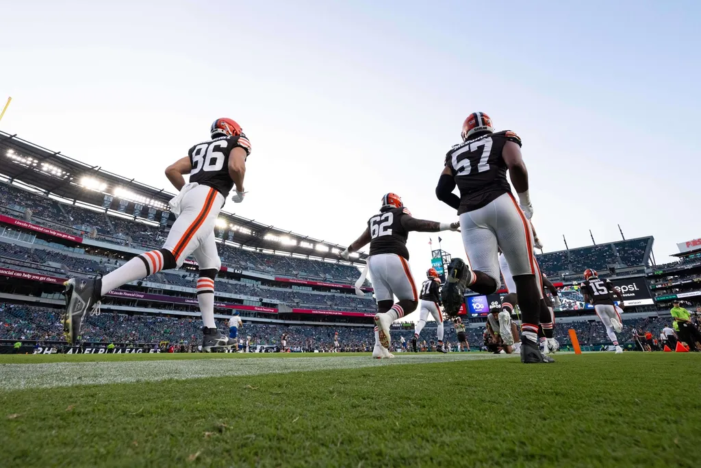 The Cleveland Browns take the field for action against the Philadelphia Eagles at Lincoln Financial Field.