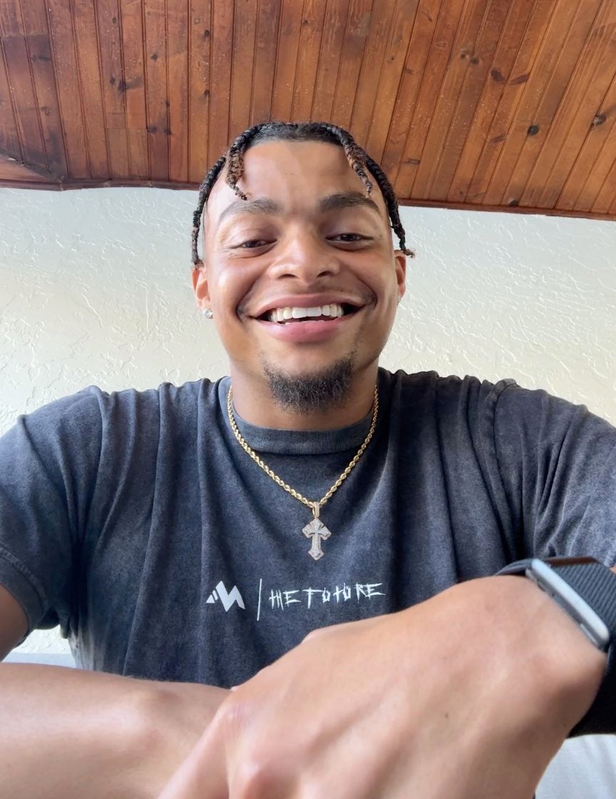 Justin Fields addresses his future on the St. Brown Brothers podcast.