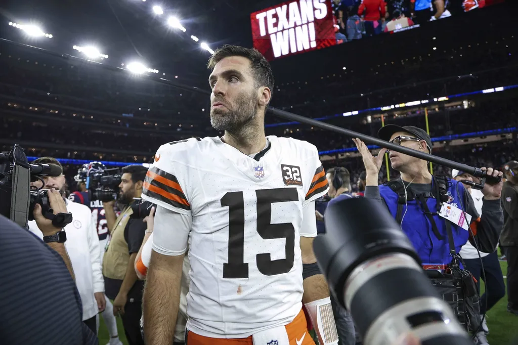 Cleveland Browns quarterback Joe Flacco (15) on the field after a 2024 AFC wild card game against the Houston Texans at NRG Stadium.