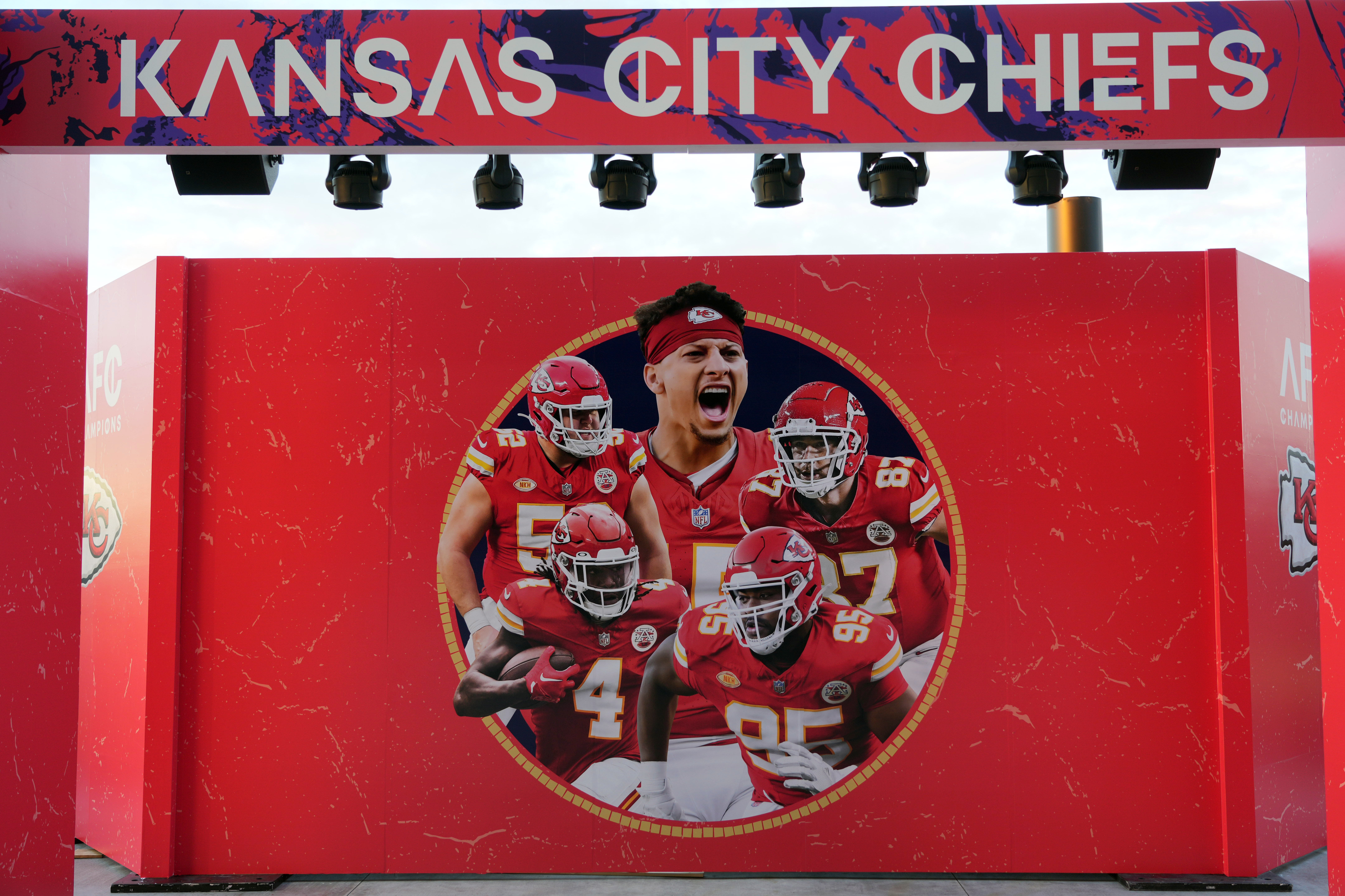 Rasjee Rice Chiefs' Patrick Mahomes named Derrick Thomas MVP, Rashee Rice named ...