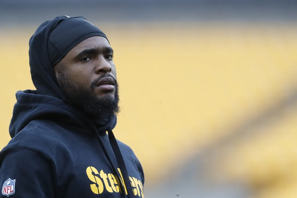 Pittsburgh Steelers wide receiver Diontae Johnson (18) looks on before the game against the Cincinnati Bengals at Acrisure Stadium.
