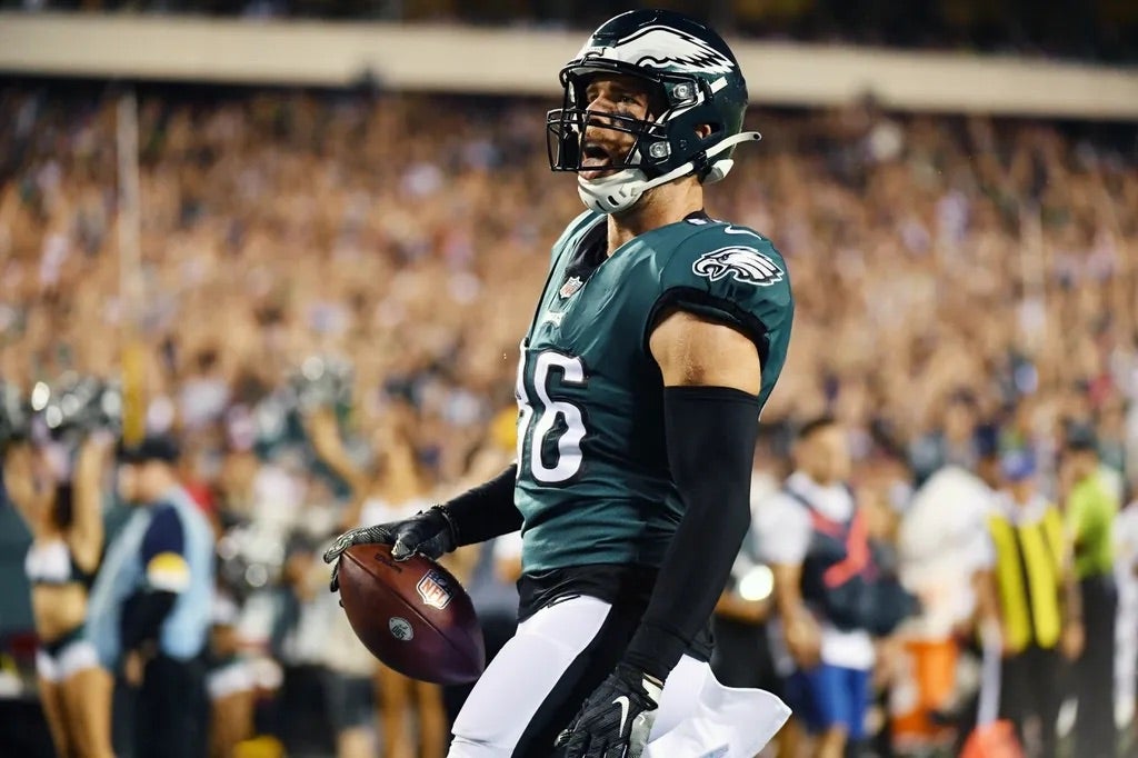 Philadelphia Eagles tight end Zach Ertz (86) celebrates his touchdown against the Tampa Bay Buccaneers during the first quarter at Lincoln Financial Field. E