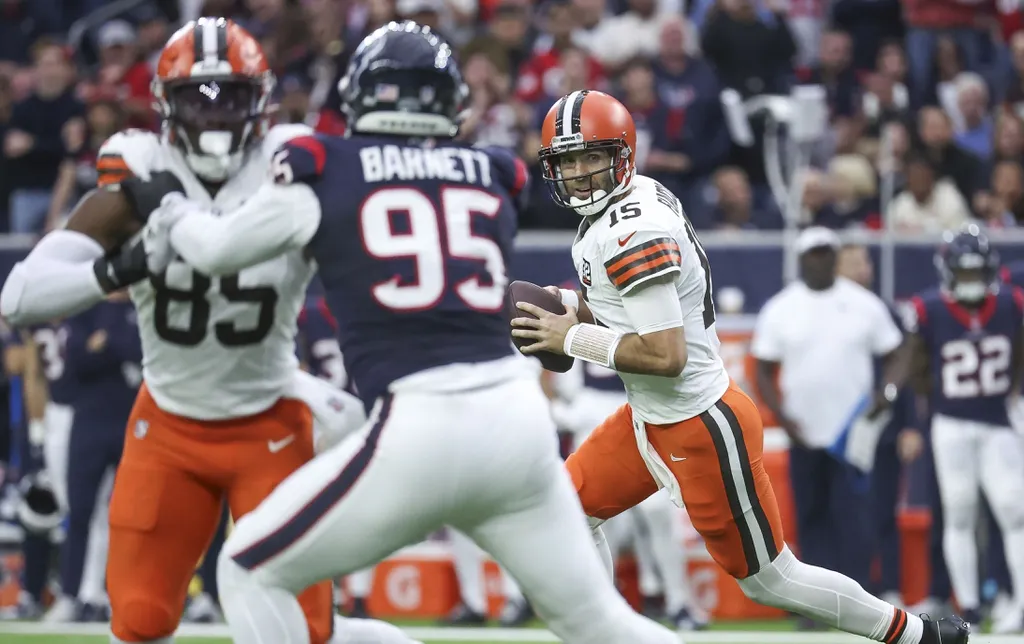 Cleveland Browns quarterback Joe Flacco (15) in a 2024 AFC wild card game against the Houston Texans at NRG Stadium.