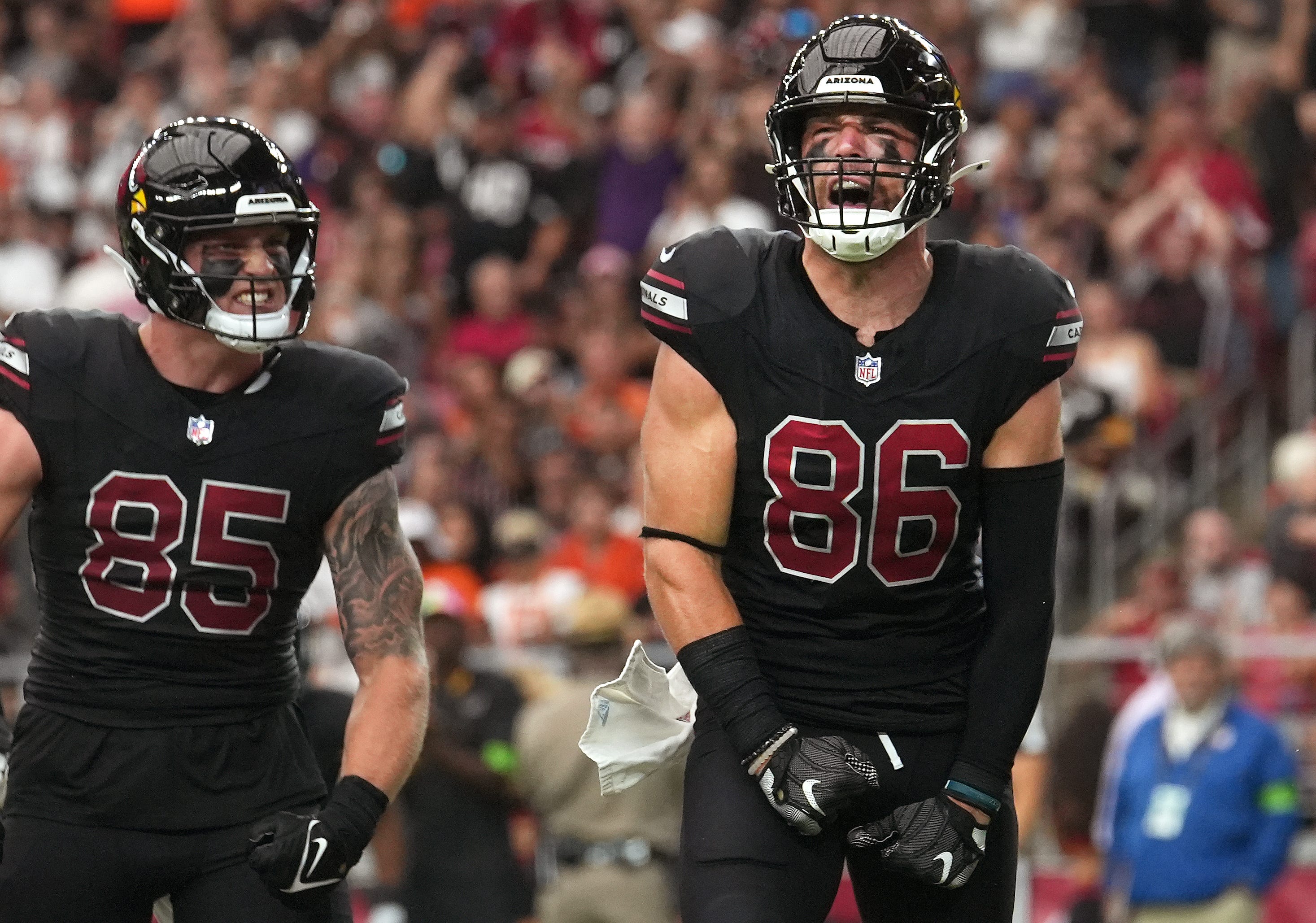 Arizona Cardinals tight end Zach Ertz (86) celebrates his touchdown reception against the Cincinnati Bengals at State Farm