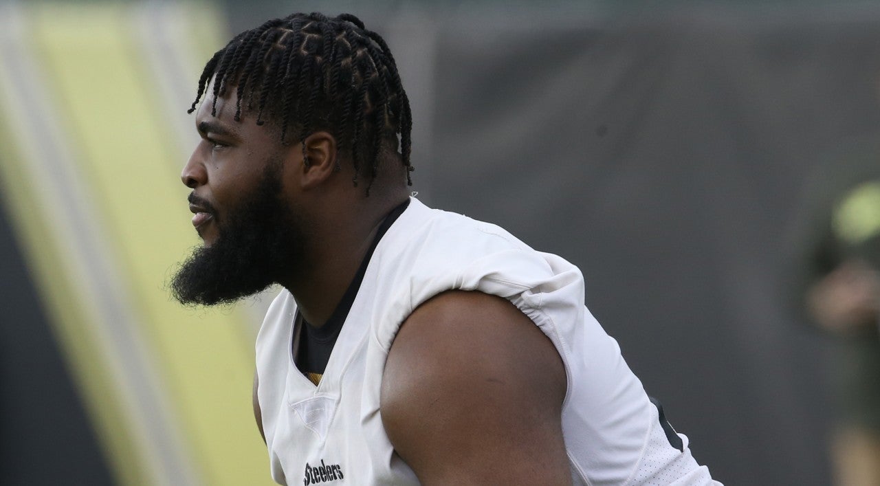 May 26, 2022; Pittsburgh, PA, USA; Pittsburgh Steelers offensive lineman Chukwuma Okorafor (76) participates in organized team activities at UPMC Rooney Sports Complex. Mandatory Credit: Charles LeClaire-USA TODAY Sports