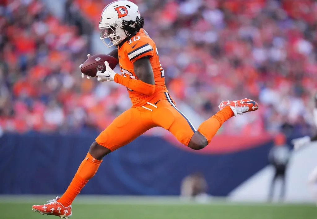 Denver Broncos wide receiver Jerry Jeudy (10) catches the ball in the second half against the New York Jets at Empower Field at Mile High. 