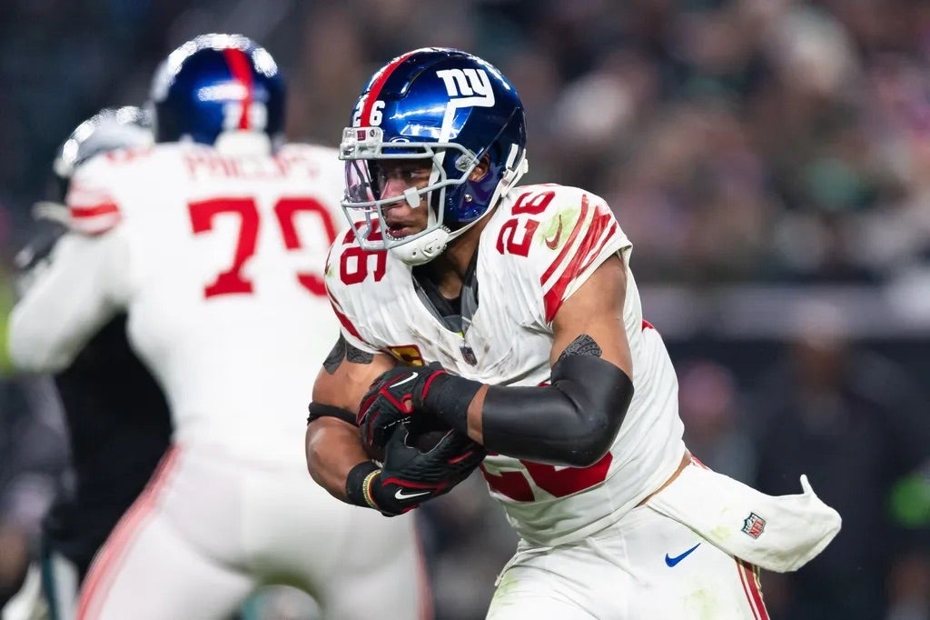 New York Giants running back Saquon Barkley (26) in action against the Philadelphia Eagles during the third quarter at Lincoln Financial Field.