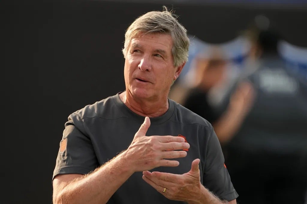 Cleveland Browns offensive line coach Bill Callahan during the first half against the New York Jets at Tom Benson Hall of Fame Stadium.