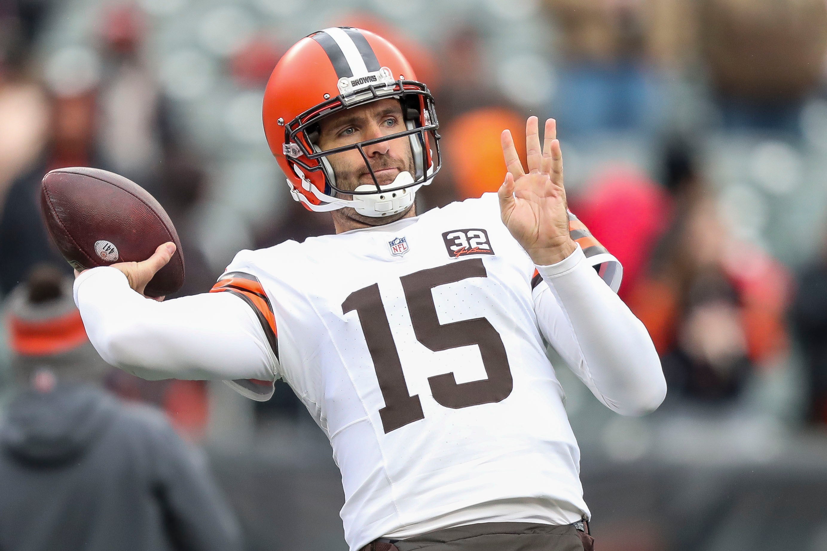 Jan 7, 2024; Cincinnati, Ohio, USA; Cleveland Browns quarterback Joe Flacco (15) throws a pass during warmups before the game against the Cincinnati Bengals at Paycor Stadium.