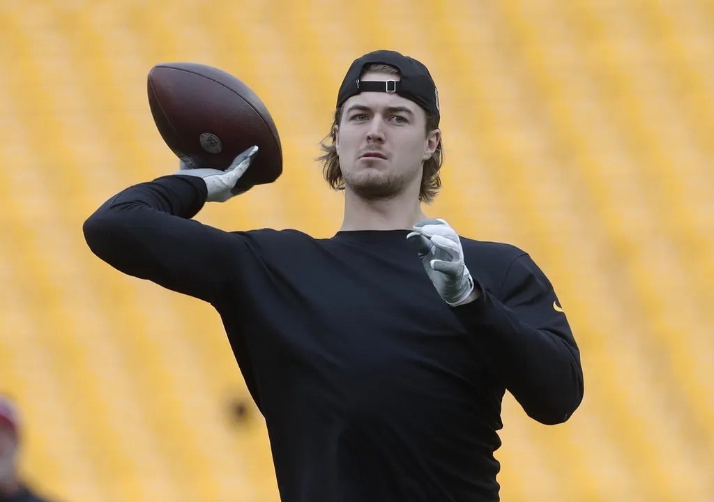 Pittsburgh Steelers quarterback Kenny Pickett (8) warms up before the game against the Arizona Cardinals at Acrisure Stadium.