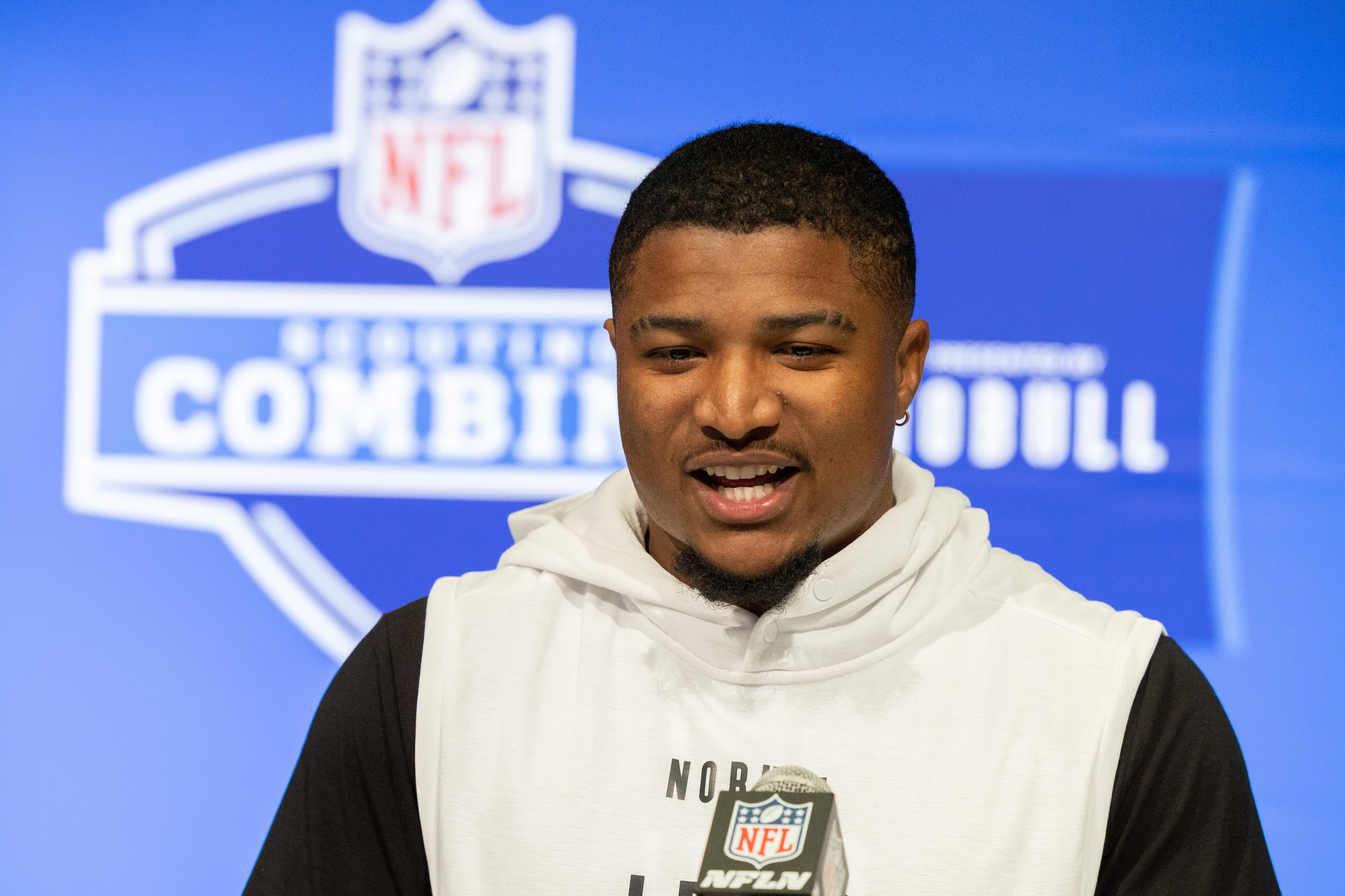 Kentucky linebacker Trevin Wallace (LB28) talks to the media at the 2024 NFL Combine at Indiana Convention Center.