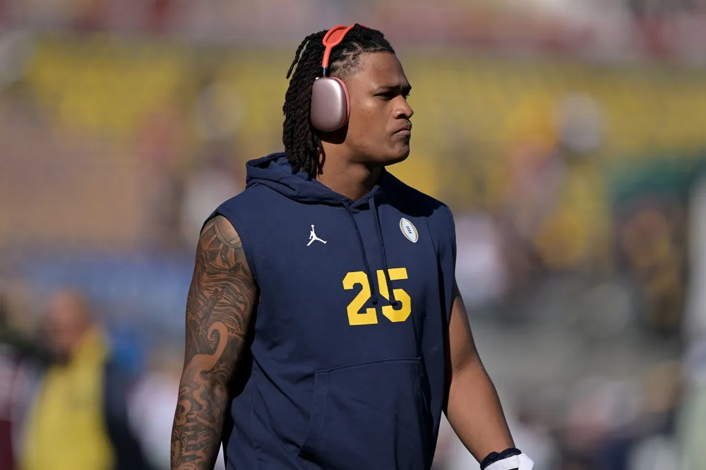 Michigan Wolverines linebacker Junior Colson (25) looks on before the 2024 Rose Bowl college football playoff semifinal game against the Alabama Crimson Tide at Rose Bowl.