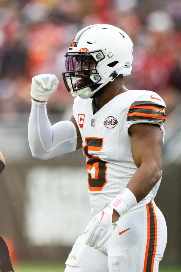 Cleveland Browns linebacker Anthony Walker Jr. (5) celebrates a missed field goal by the San Francisco 49ers during the first quarter at Cleveland Browns Stadium.