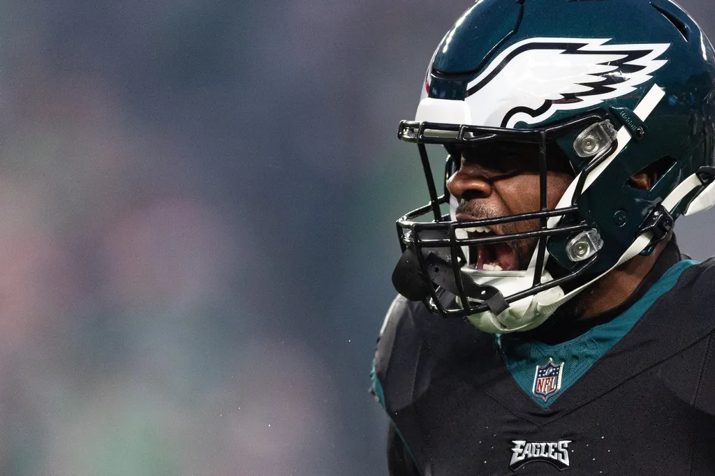 Philadelphia Eagles linebacker Shaquille Leonard (53) reacts after a defensive stop against the New York Giants during the first quarter at Lincoln Financial Field.