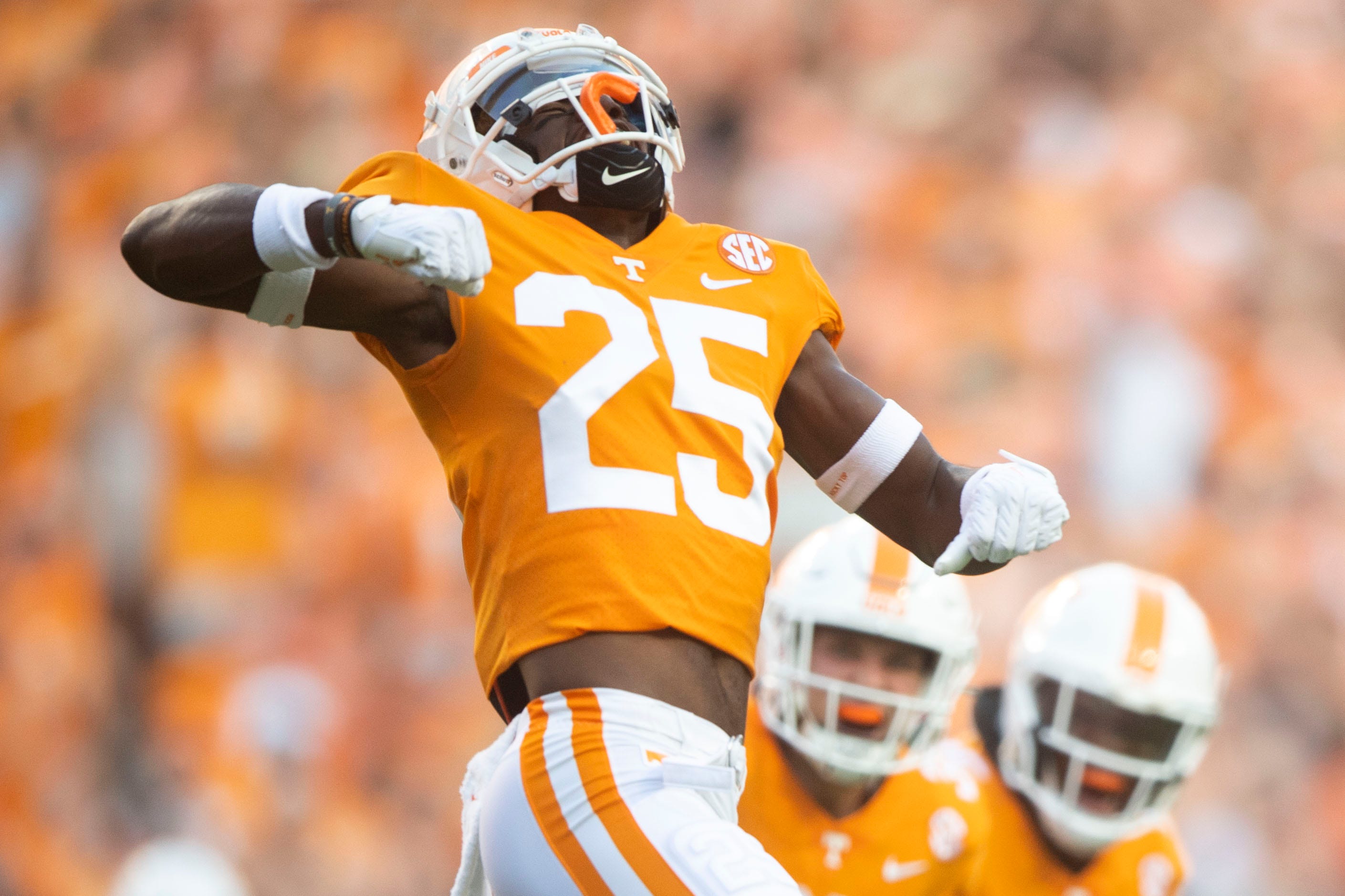 Tennessee defensive back Jourdan Thomas (25) celebrates a play during football game between Tennessee and Ball State at Neyland Stadium in Knoxville, Tenn. on Thursday, Sept. 1, 2022. Kns Utvbs0901