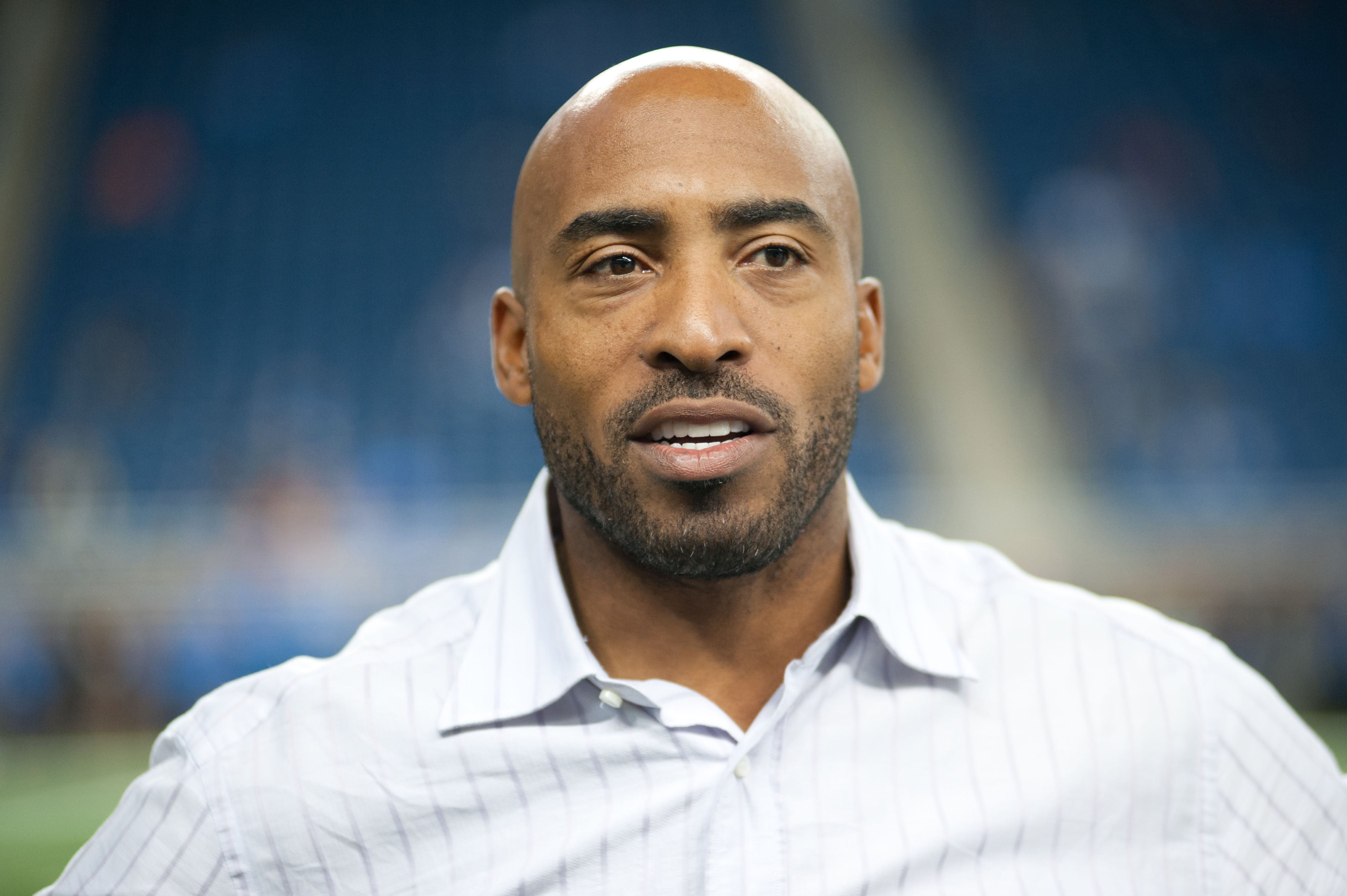 Oct 18, 2015; Detroit, MI, USA; Tiki Barber before the game between the Detroit Lions and the Chicago Bears at Ford Field.