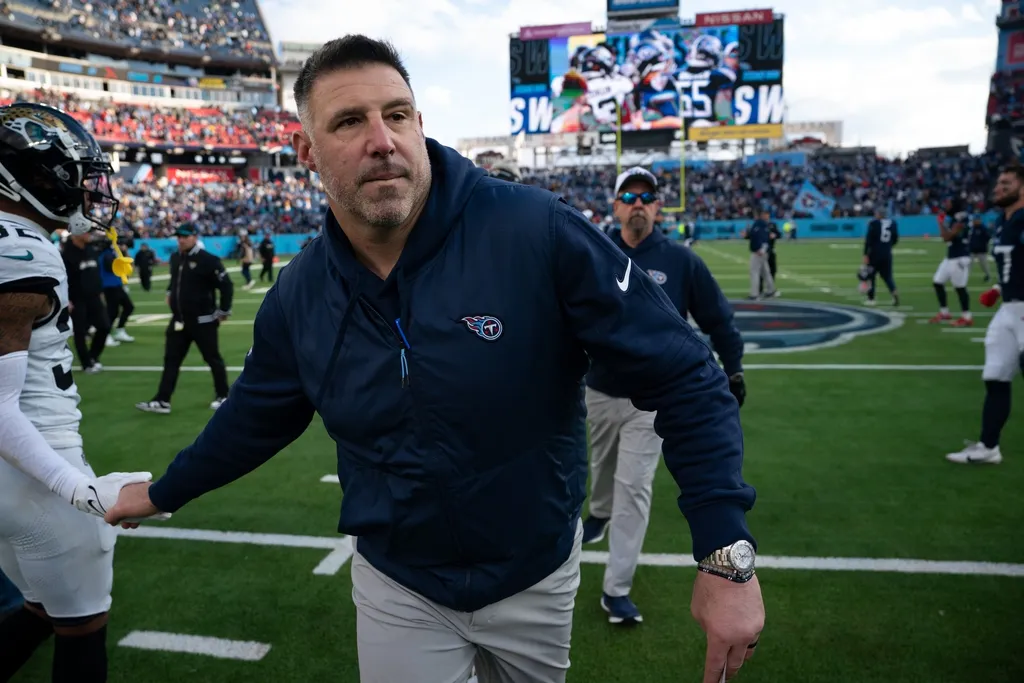 Tennessee Titans Head Coach Mike Vrabel heads off the field after beating the Jacksonville Jaguars and knocking them out of the playoffs after their game at Nissan Stadium in Nashville, Tenn., Sunda...