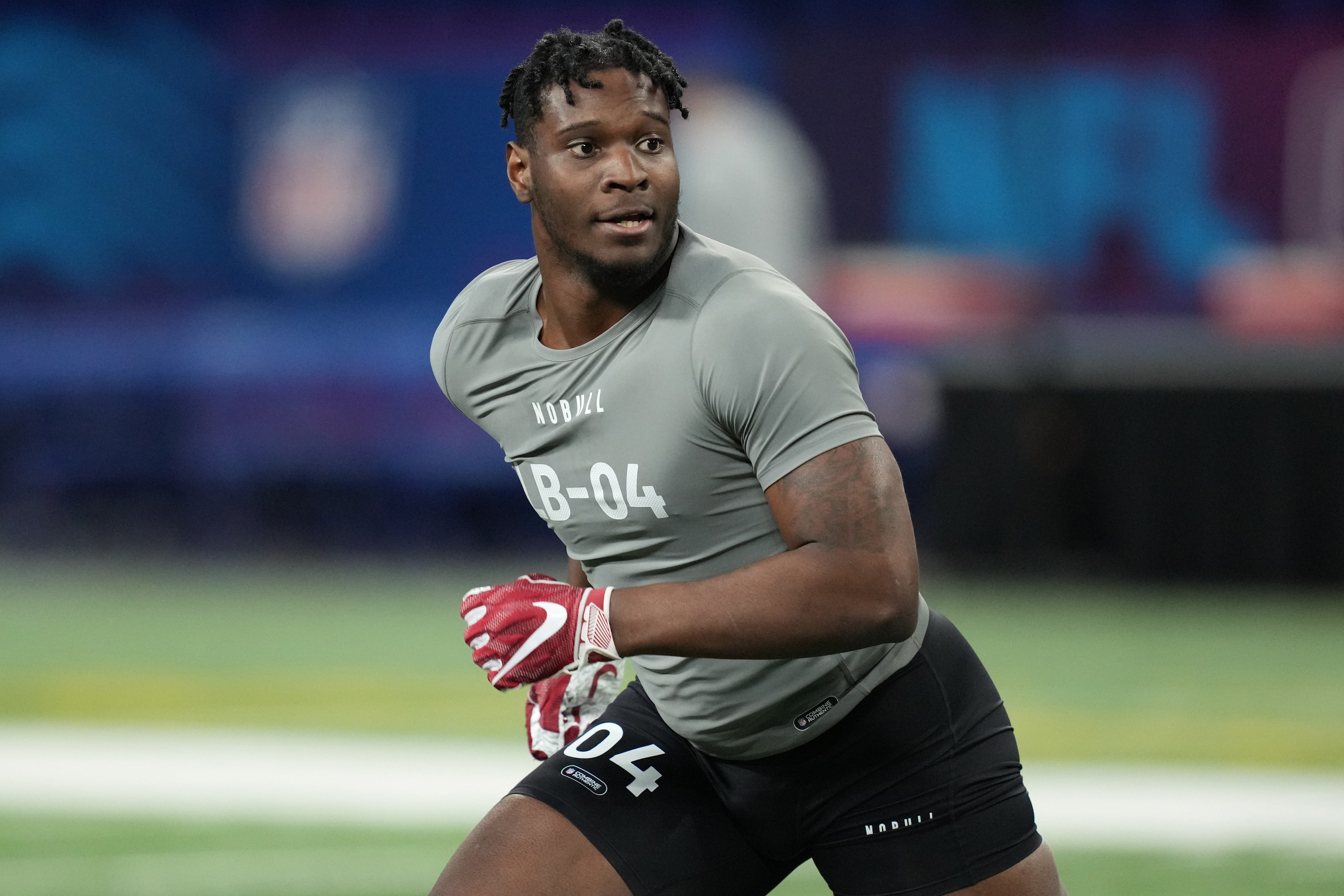 Feb 29, 2024; Indianapolis, IN, USA; Alabama linebacker Chris Braswell (LB04) works out during the 2024 NFL Combine at Lucas Oil Stadium.