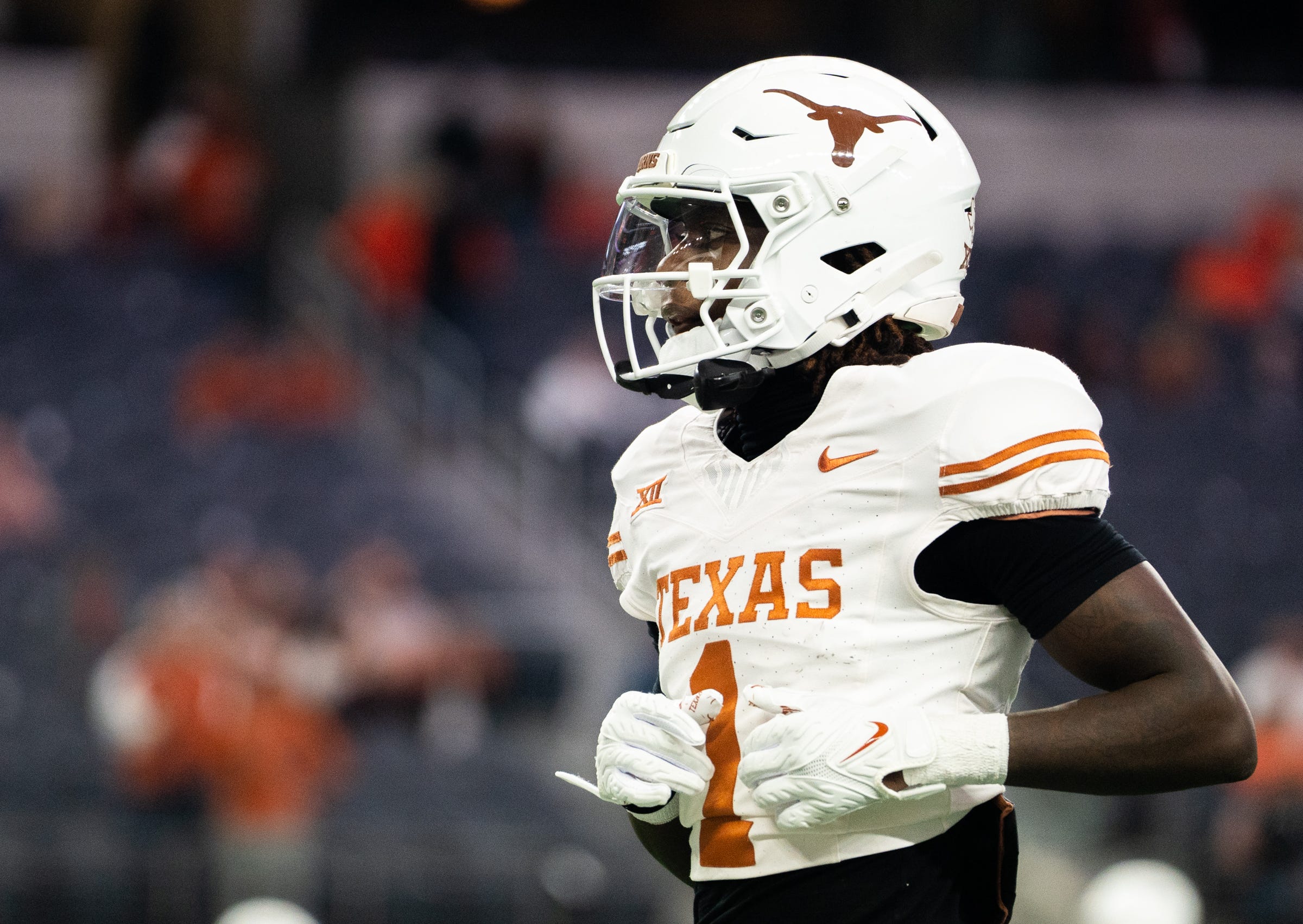 Dec 2, 2023; Arlington, Texas, USA; Texas wide receiver Xavier Worthy (1) warms up before the Big 12 Conference Championship game between the Texas Longhorns and the Oklahoma State Cowboys.