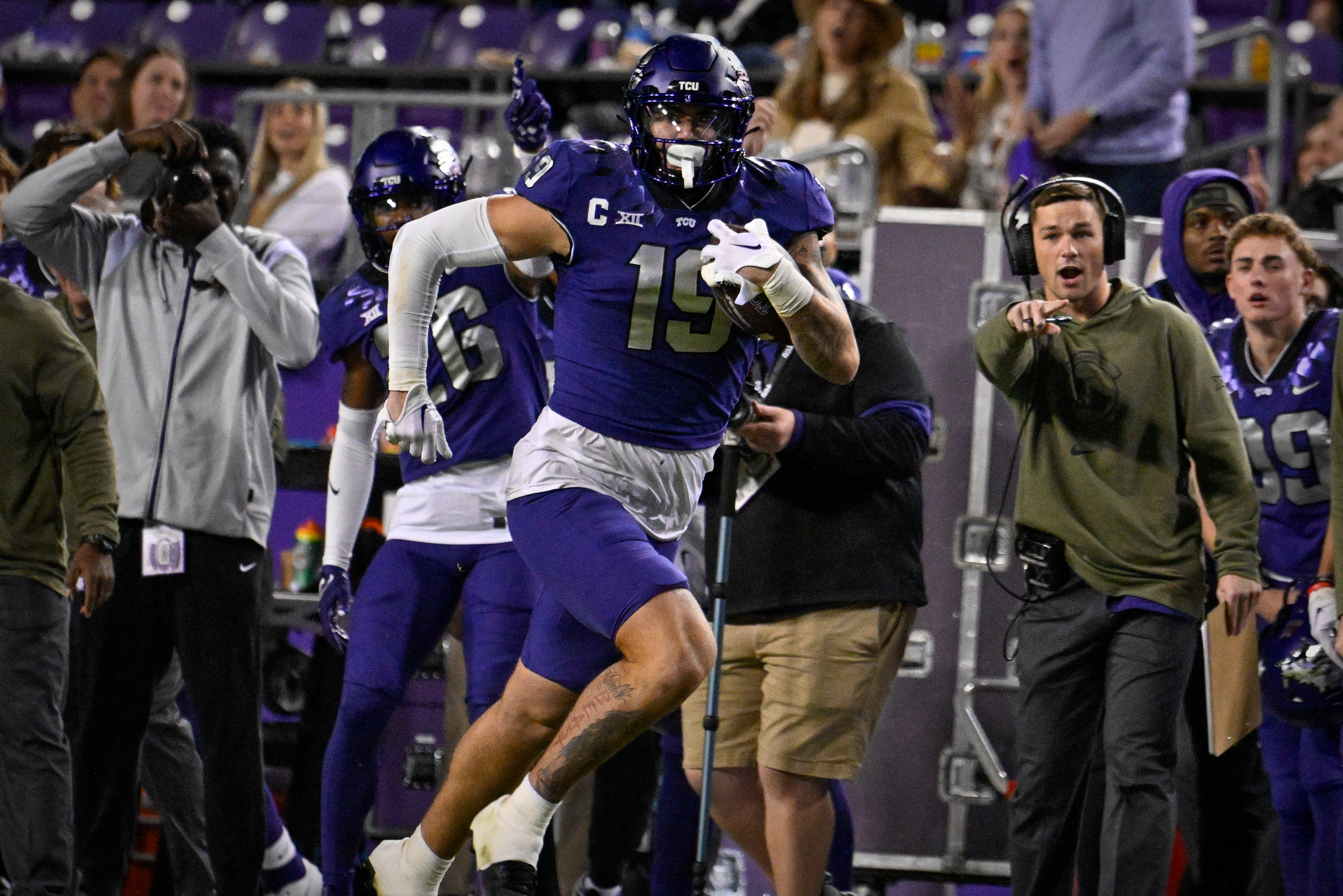 Nov 11, 2023; Fort Worth, Texas, USA; TCU Horned Frogs tight end Jared Wiley (19) in action during the game between the TCU Horned Frogs and the Texas Longhorns at Amon G. Carter Stadium.
