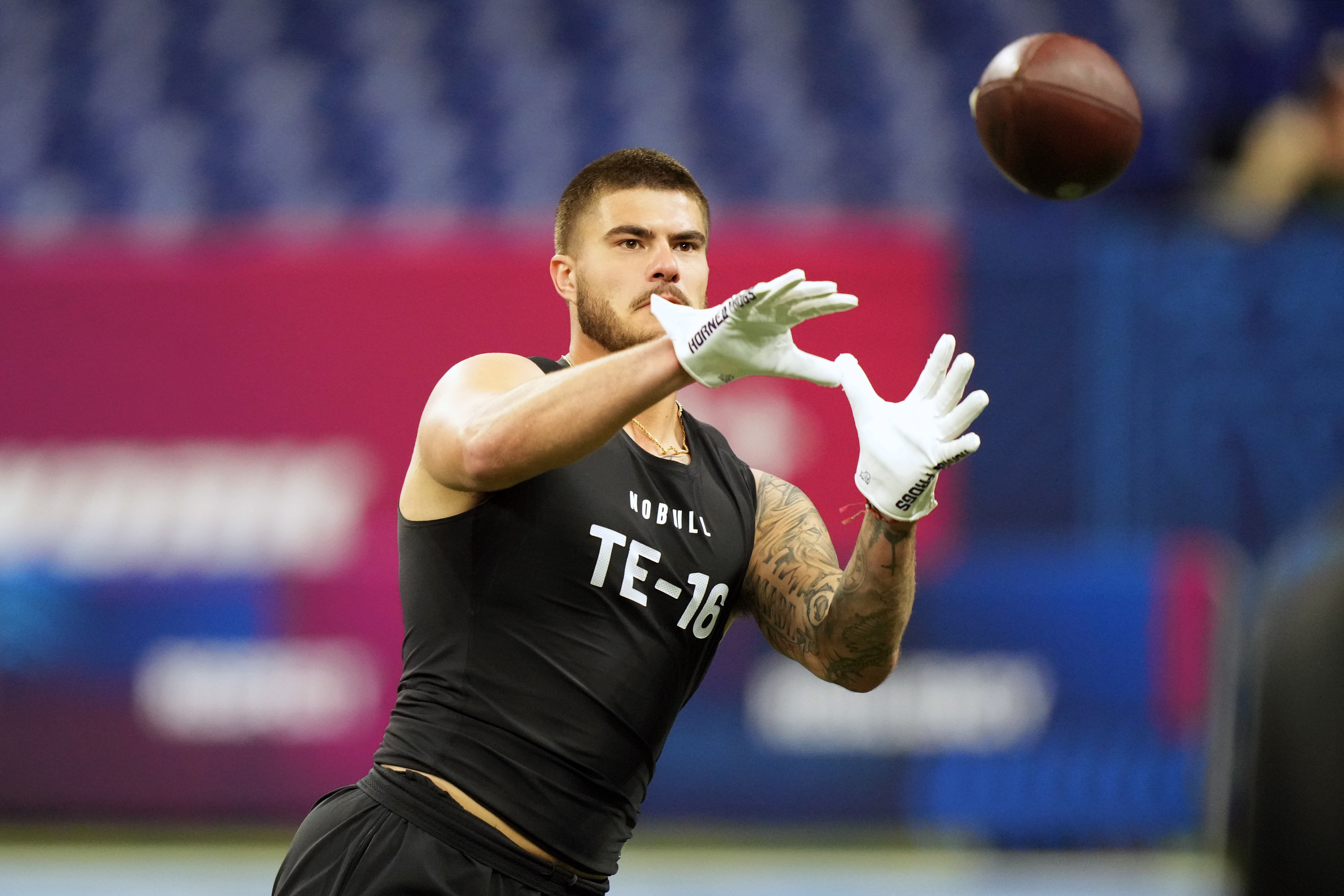 Mar 1, 2024; Indianapolis, IN, USA; Texas Christian tight end Jared Wiley (TE16) works out during the 2024 NFL Combine at Lucas Oil Stadium.