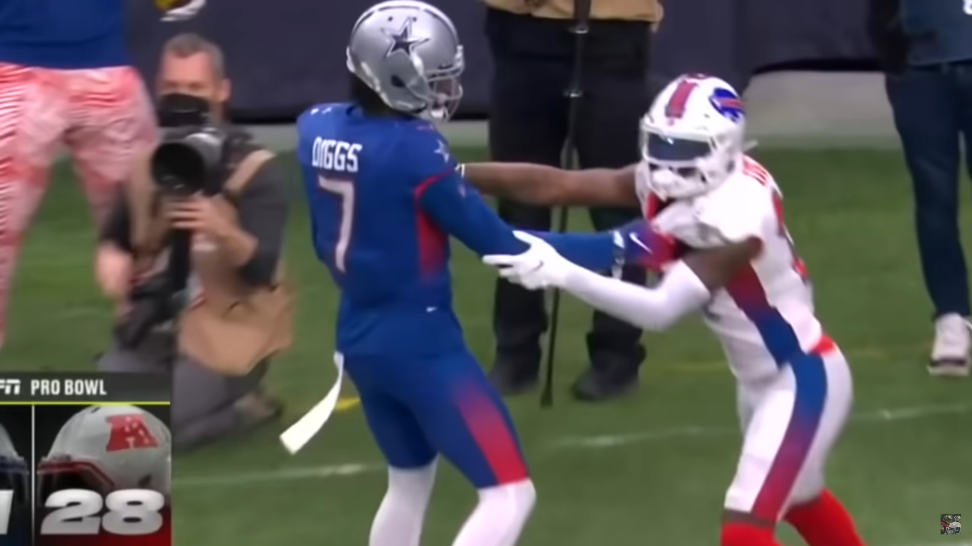 Trevon Diggs and Stefon Diggs go at it at the 2022 Pro Bowl.