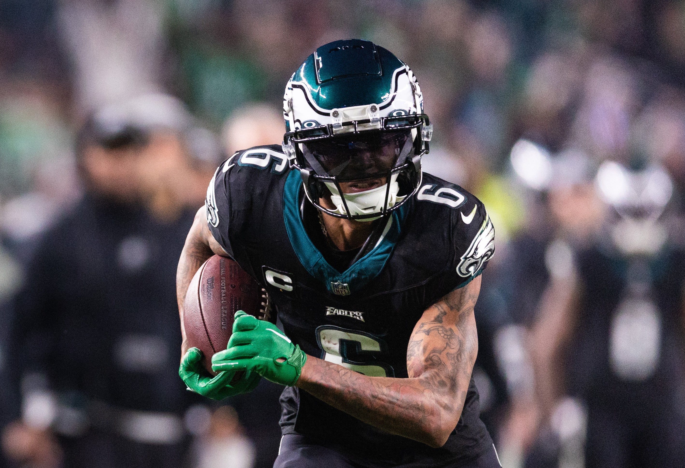 Philadelphia Eagles wide receiver DeVonta Smith (6) runs with the ball after a catch against the New York Giants during the second quarter at Lincoln Financial Field.