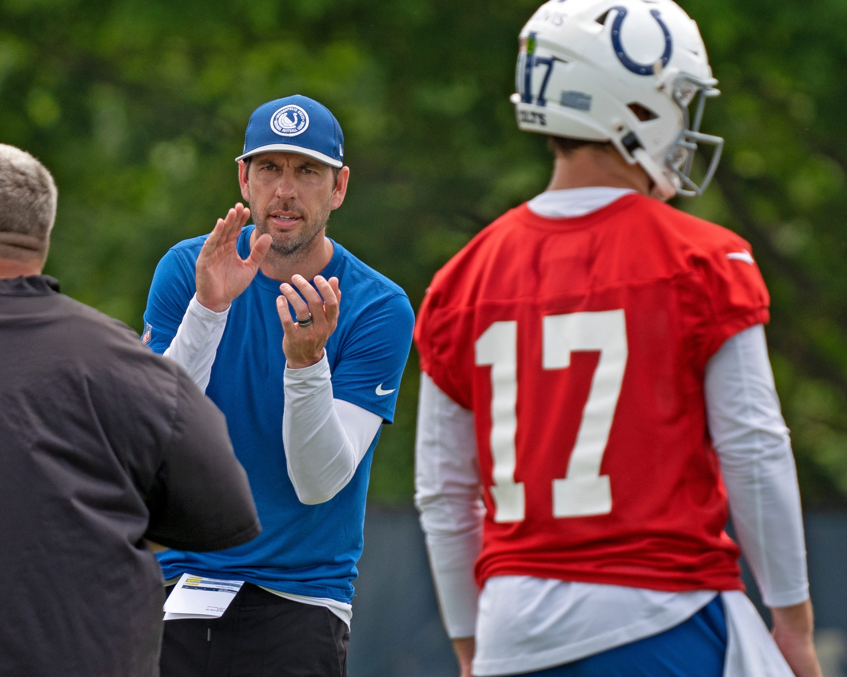Colts Head Coach Shane Steichen encourages team during Indianapolis Colts minicamp practice Tuesday, June 4, 2024 at the Indiana Farm Bureau Football Center.