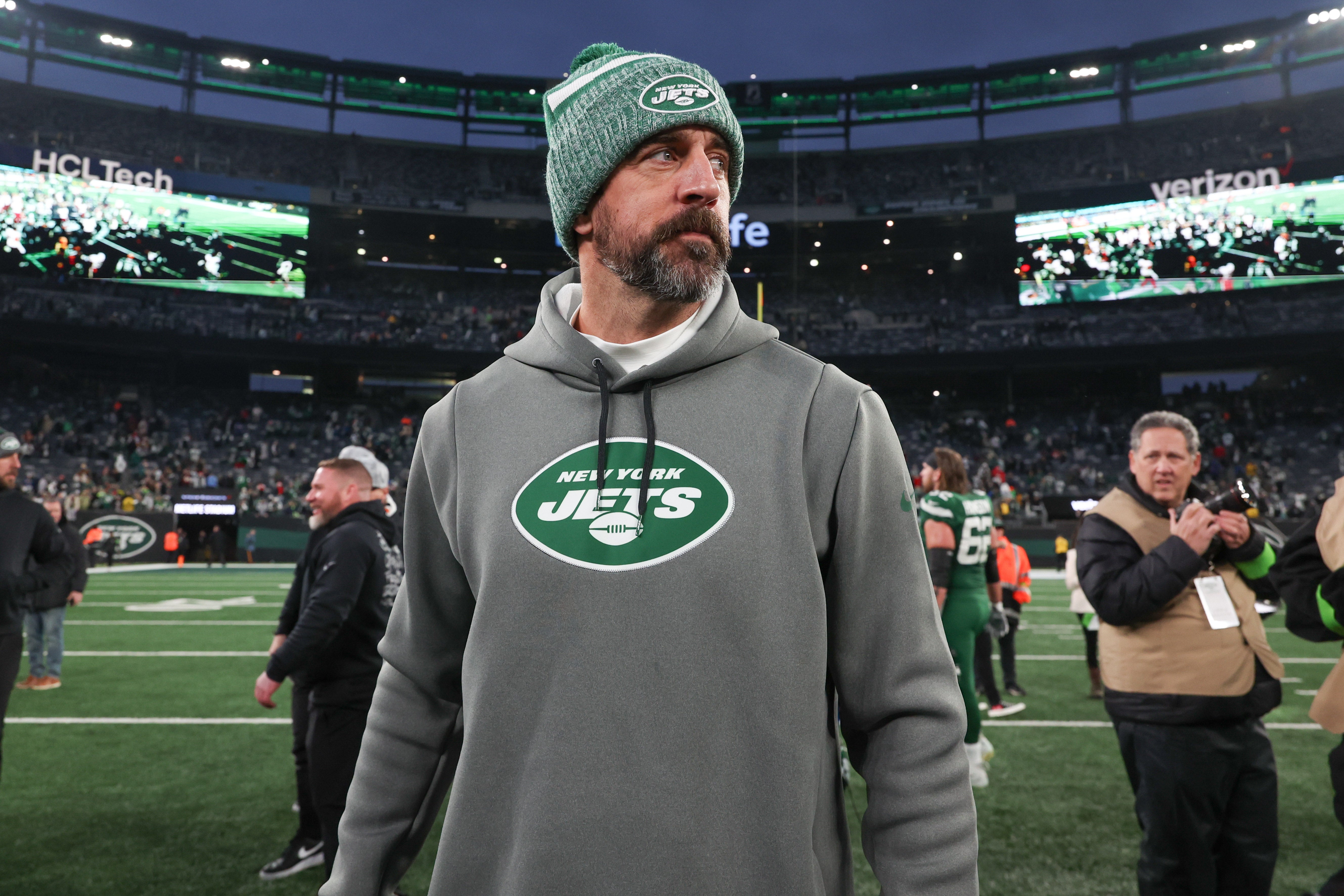 ew York Jets quarterback Aaron Rodgers (8) on the field after the game against the Washington Commanders at MetLife Stadium.