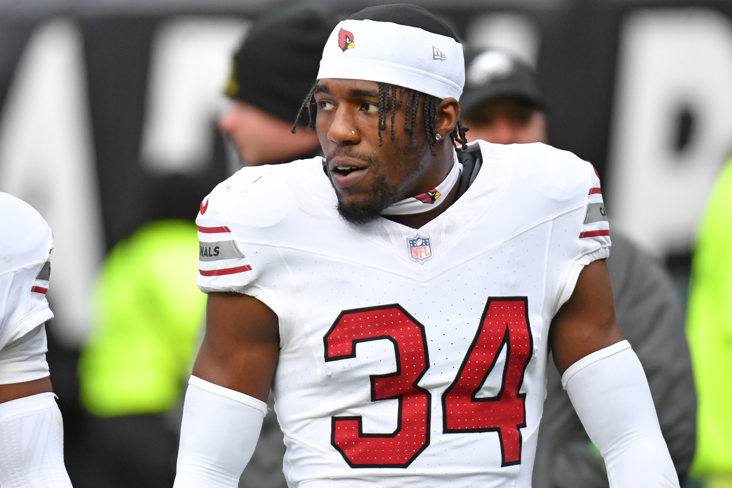 Dec 31, 2023; Philadelphia, Pennsylvania, USA; Arizona Cardinals safety Jalen Thompson (34) against the Philadelphia Eagles at Lincoln Financial Field. Mandatory Credit: Eric Hartline-USA TODAY Sports