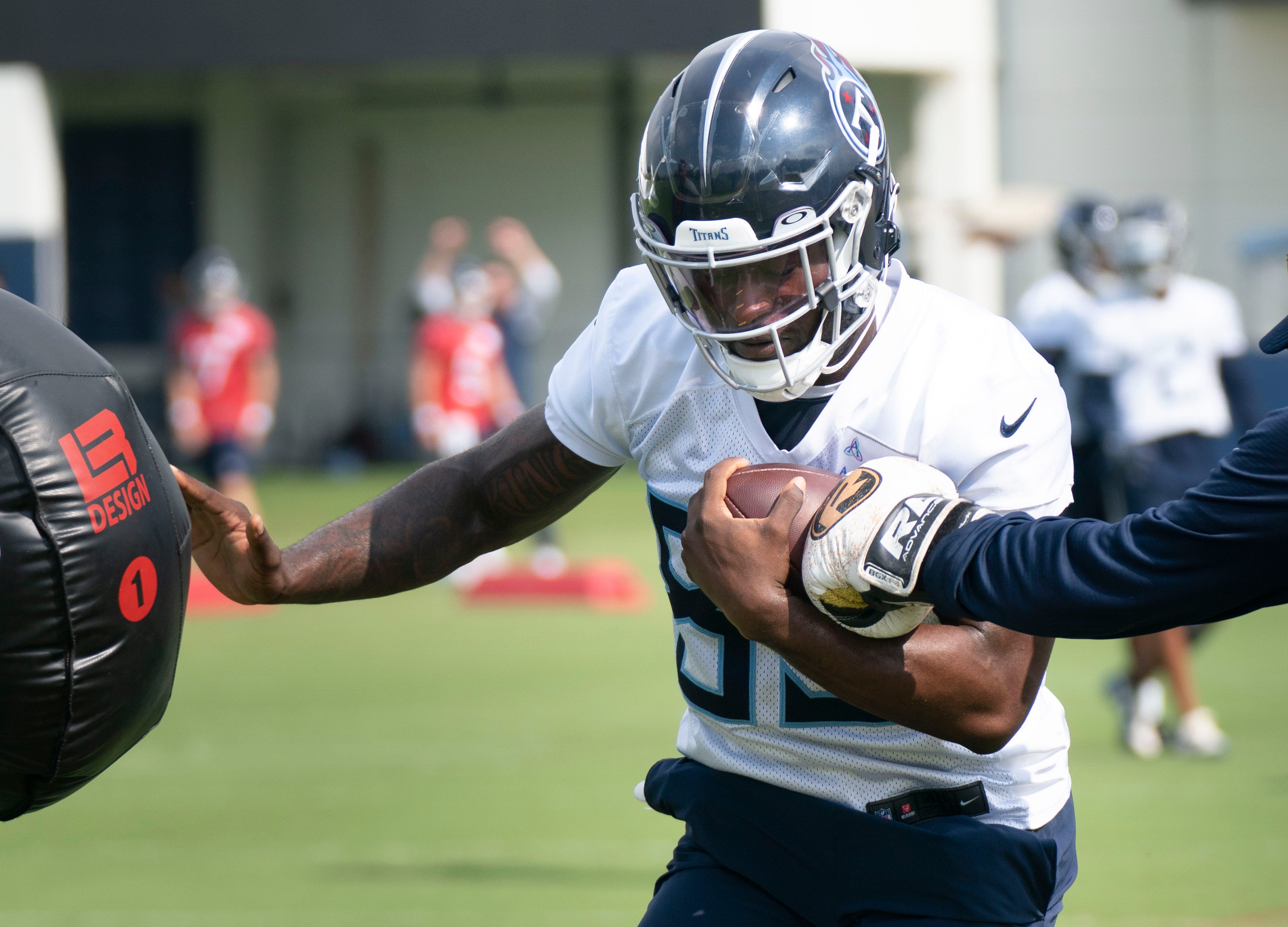 Tennessee Titans tight end Chig Okonkwo (85) runs through drills during practice at Saint Thomas Sports Park