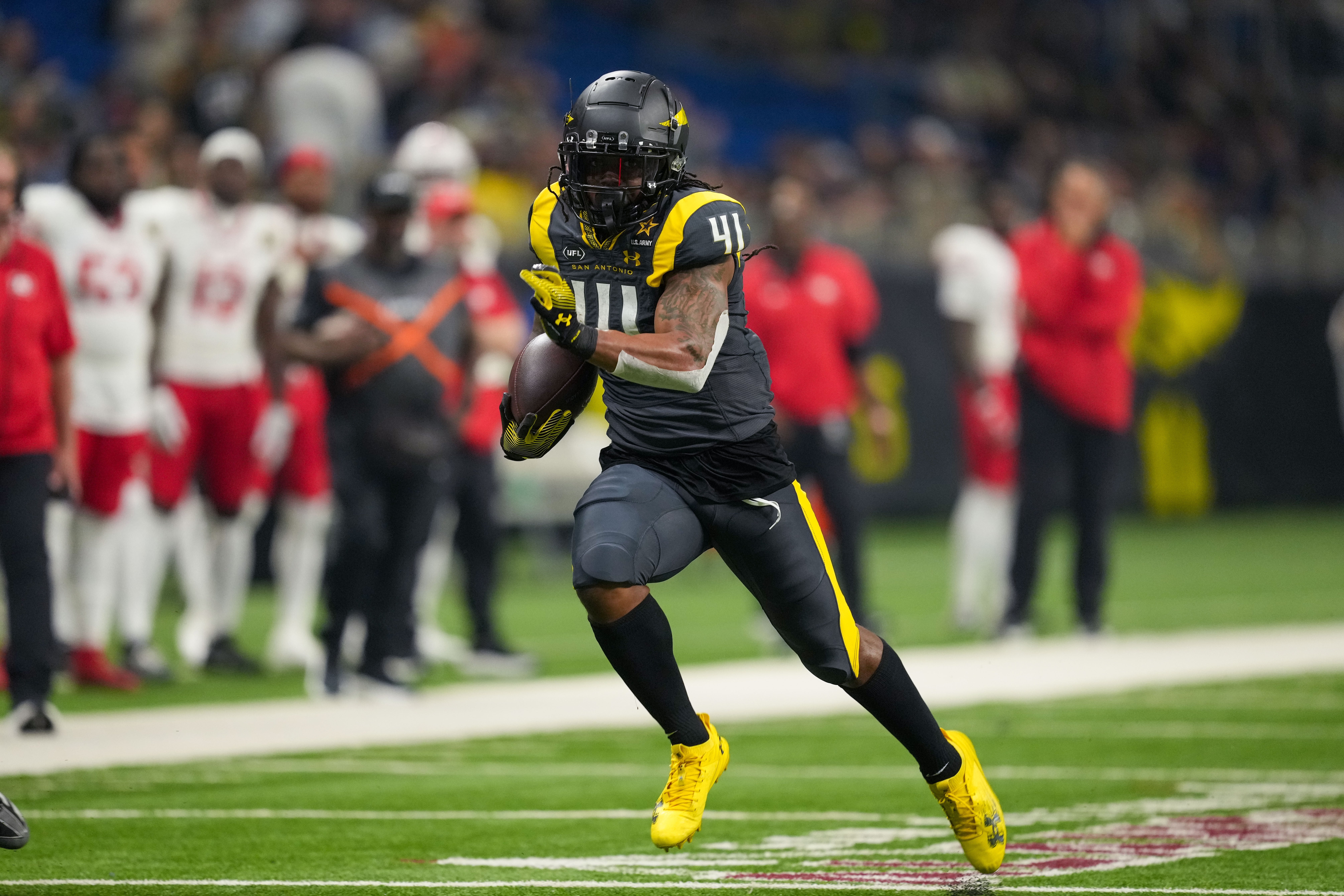 Mar 31, 2024; San Antonio, TX, USA; San Antonio Brahmas running back Anthony McFarland Jr. (41) runs for a touchdown after a catch in the first half against the DC Defenders at The Alamodome. Mandatory Credit: Daniel Dunn-USA TODAY Sports