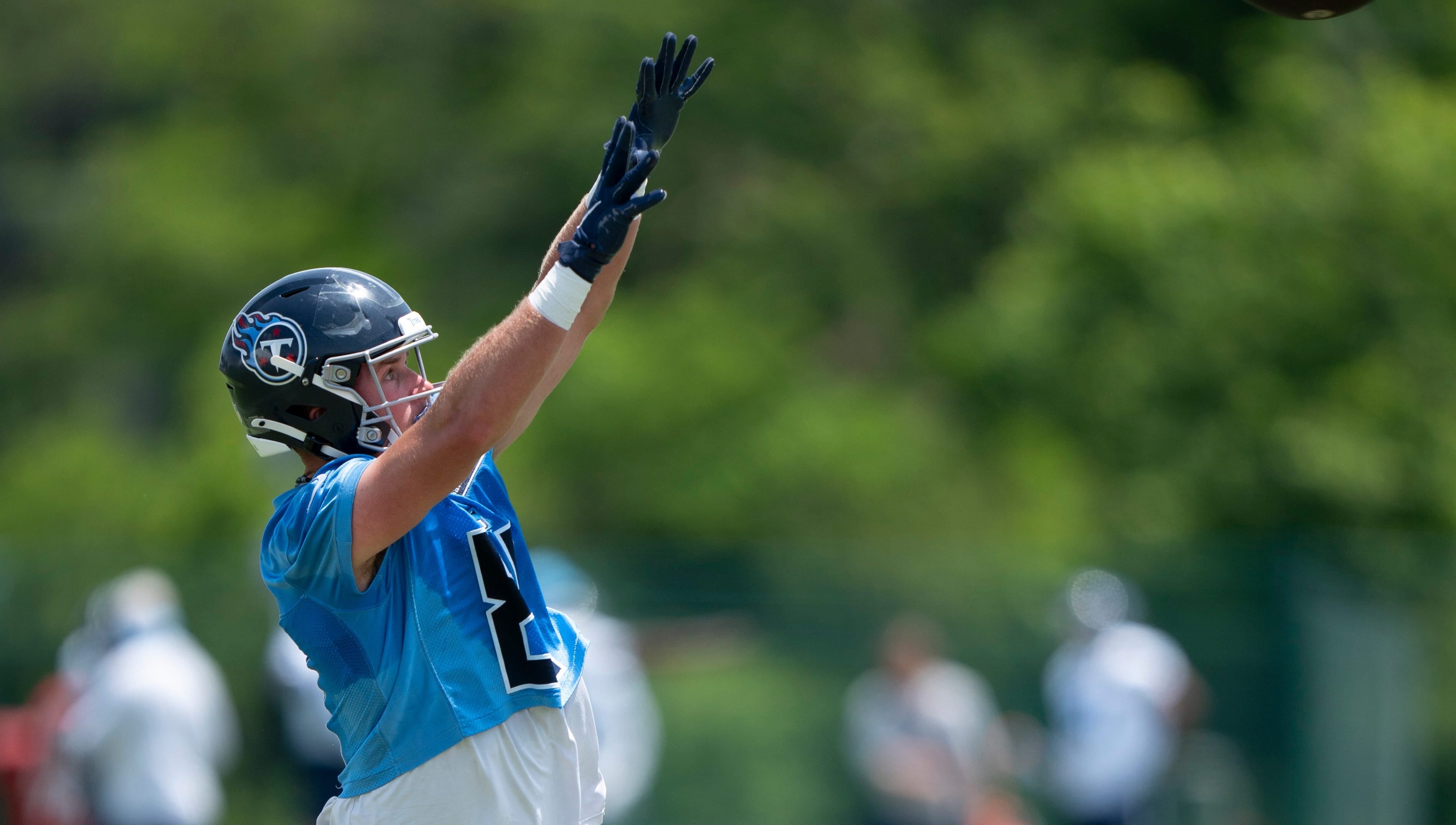 Tight end Josh Whyle (81) goes up for a pass during Tennessee Titans practice at Ascension Saint Thomas Sports Park in Nashville, Tenn., Wednesday, May 29, 2024 Denny Simmons / The Tennessean-USA TODAY NETWORK
