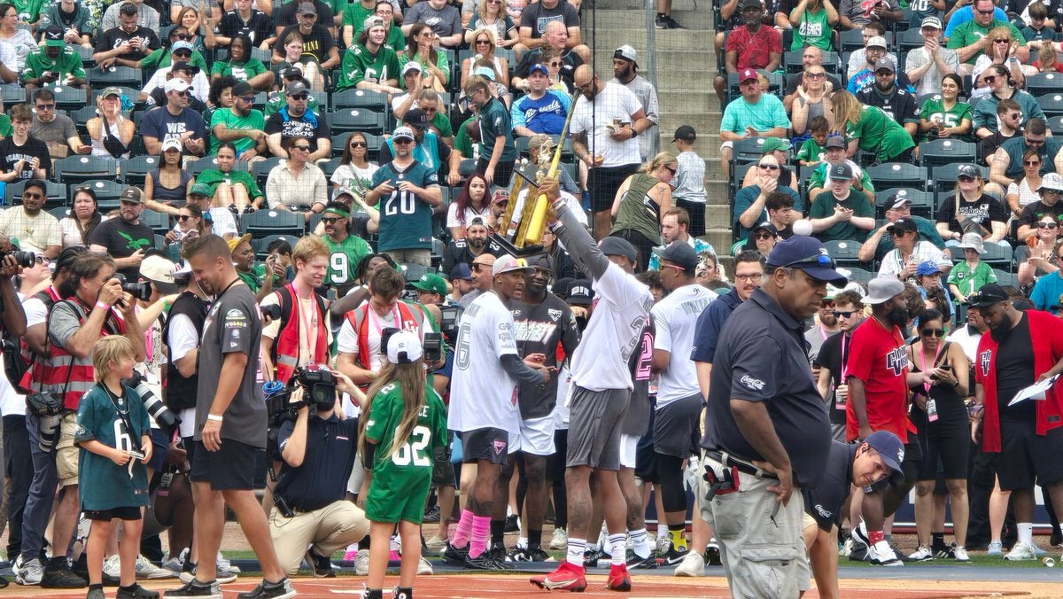 Eagles CB Isaiah Rodgers wins the home run derby event at DeVonta Smith's celebrity softball game.