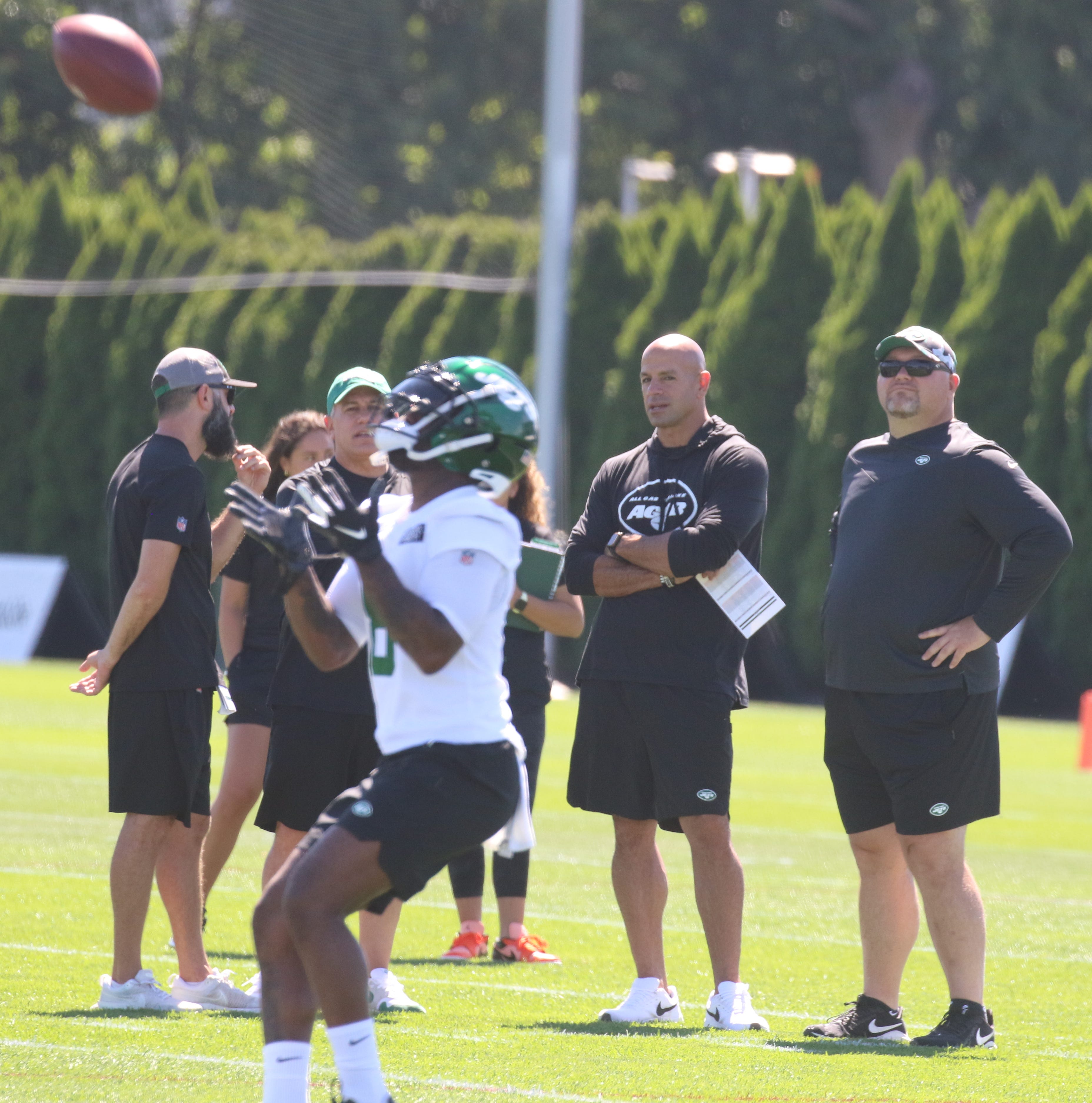 Head coach Robert Saleh and general manager Joe Douglas at practice during Jet Fan Fest that took place at the 2022 New York Jets Training Camp in Florham Park, NJ on July 30, 2022. Jet Fan Fest Took Place At The 2022 New York Jets Training Camp In Florham Park Nj On July 30 2022
