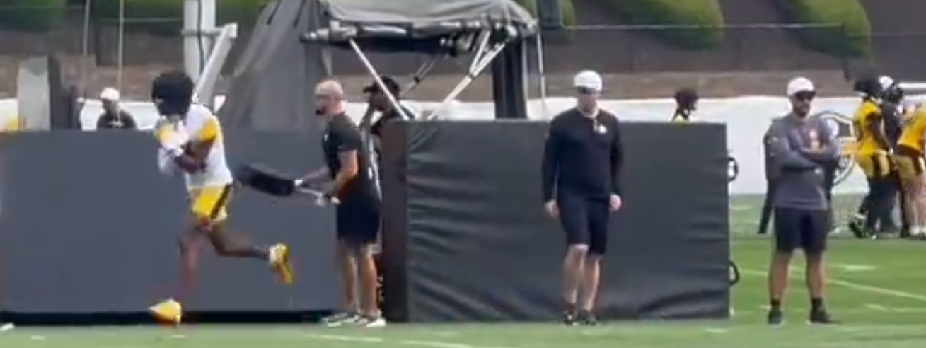 Pittsburgh Steelers WR George Pickens catches a pass from Justin Fields on day one of 2024 training camp at Saint Vincent College in Latrobe, Pennsylvania