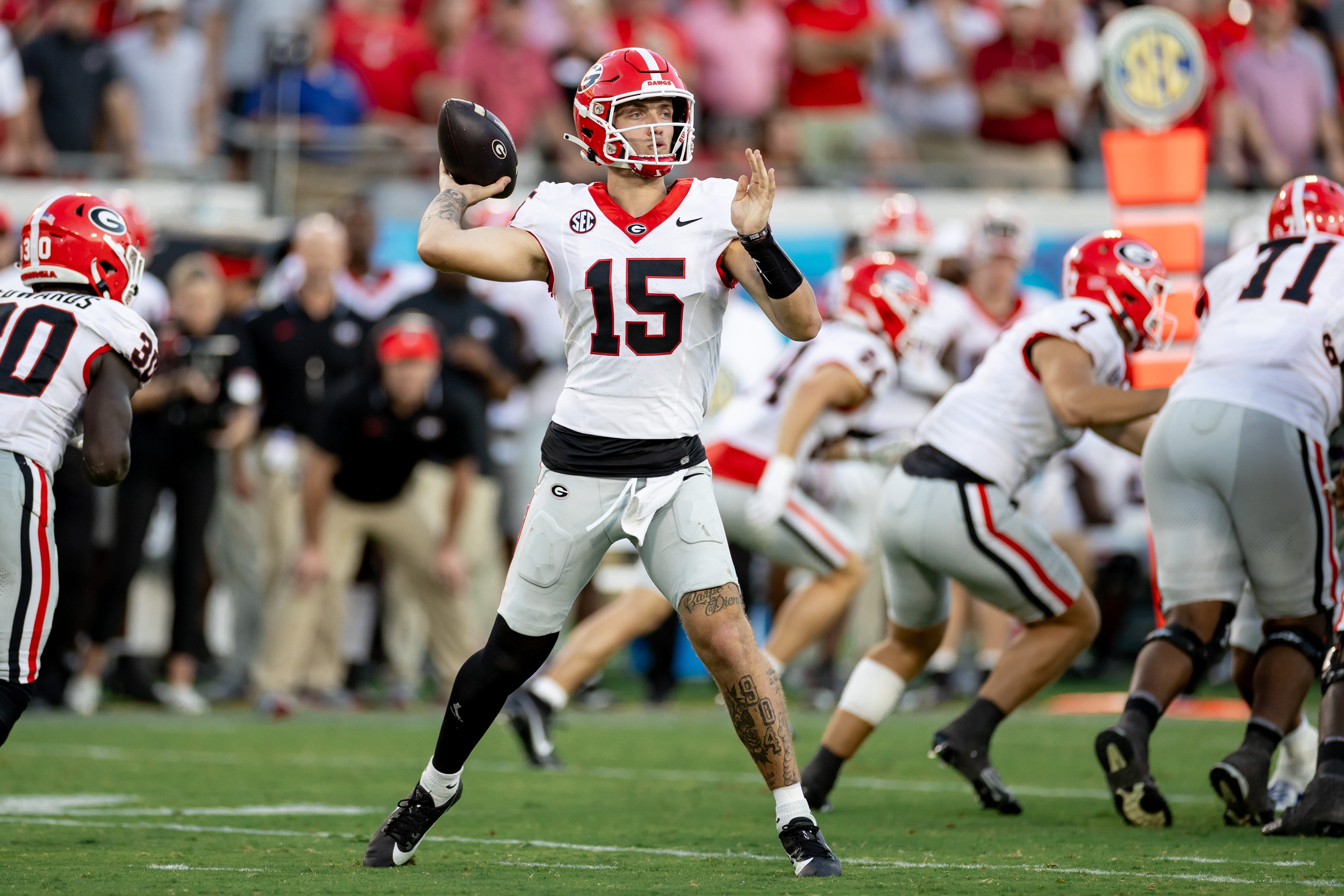 Georgia quarterback Carson Beck (15) throws the ball during the second half his team's 2023 game against Florida at Everbank Stadium in Jacksonville, Fla.
