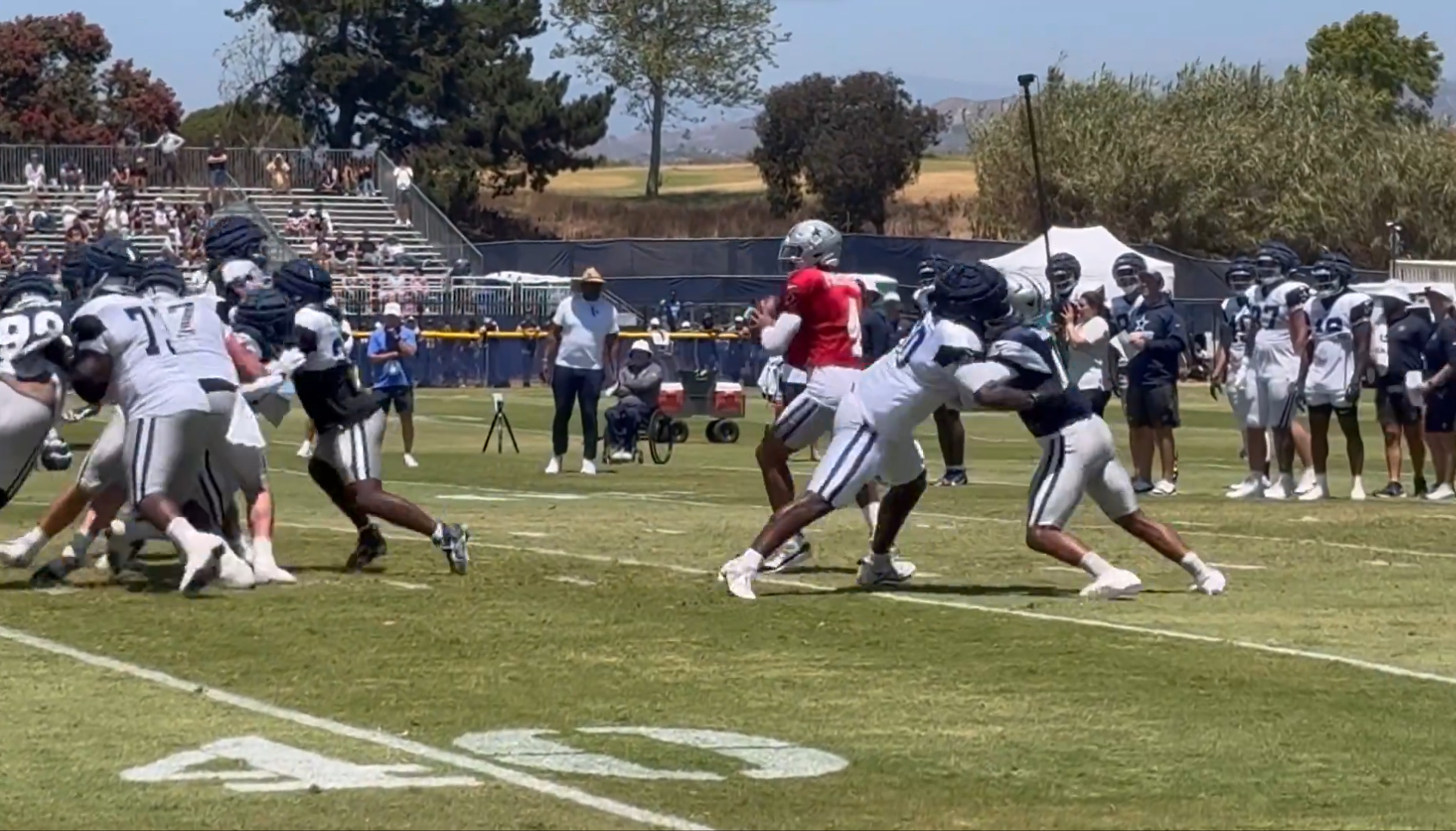 Dallas Cowboys OT Tyler Guyton versus DE Micah Parsons in first padded practice of training camp.