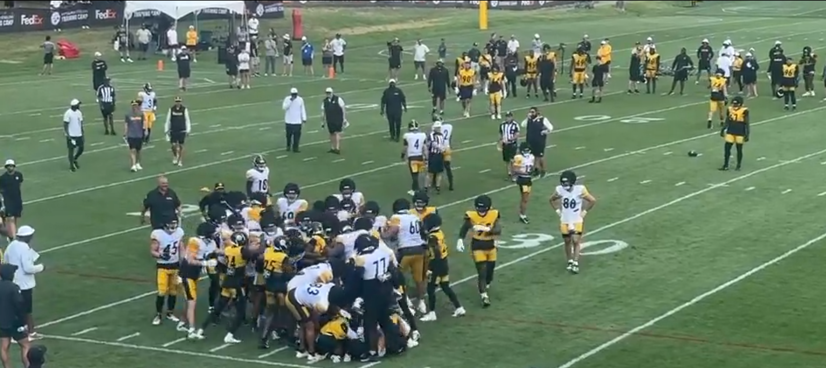 Pittsburgh Steelers get into a massive fight at training camp, 7/31/24