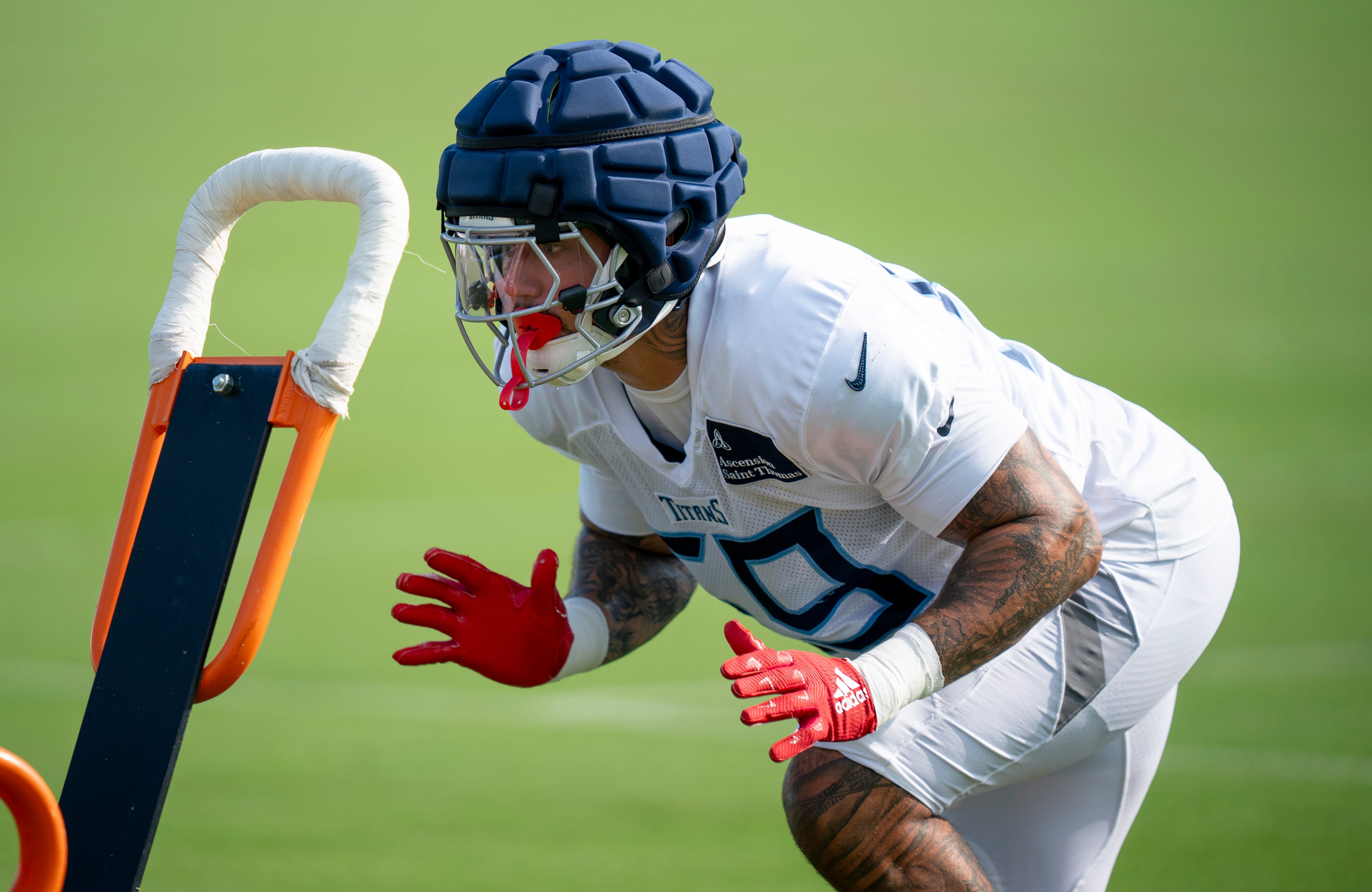 Tennessee Titans outside linebacker Shane Ray goes through drills during the Tennessee Titans training camp at Ascension Saint Thomas Sports Park in Nashville, Tenn., Tuesday, July 30, 2024 Denny Simmons/The Tennessean-USA TODAY NETWORK