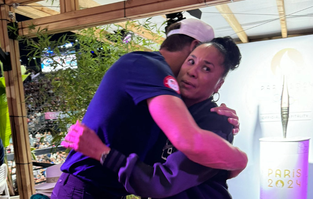 Dawn Staley meeting Tom Brady at the 2024 Paris Olympics