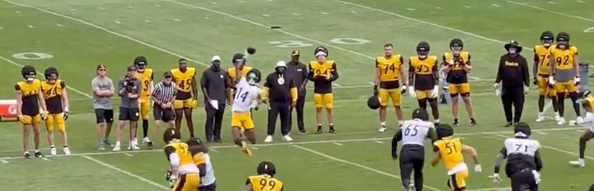 Pittsburgh Steelers WR George Pickens makes a one-handed grab during practice at 2024 Training camp in Latrobe.