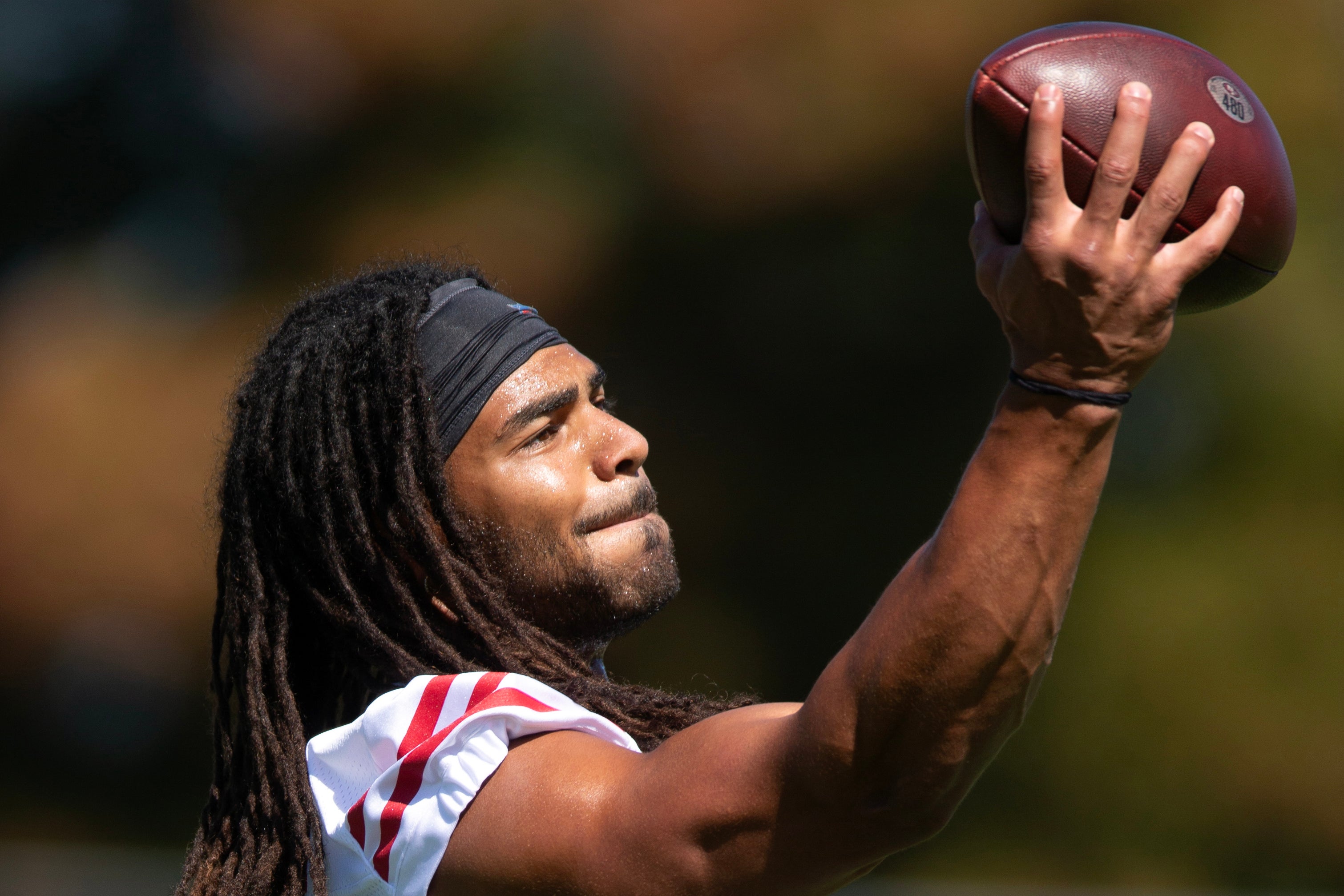 Jul 26, 2024; Santa Clara, CA, USA; San Francisco 49ers linebacker Fred Warner (54) catches a pass one-handed during Day 4 of training camp at SAP Performance Facility.