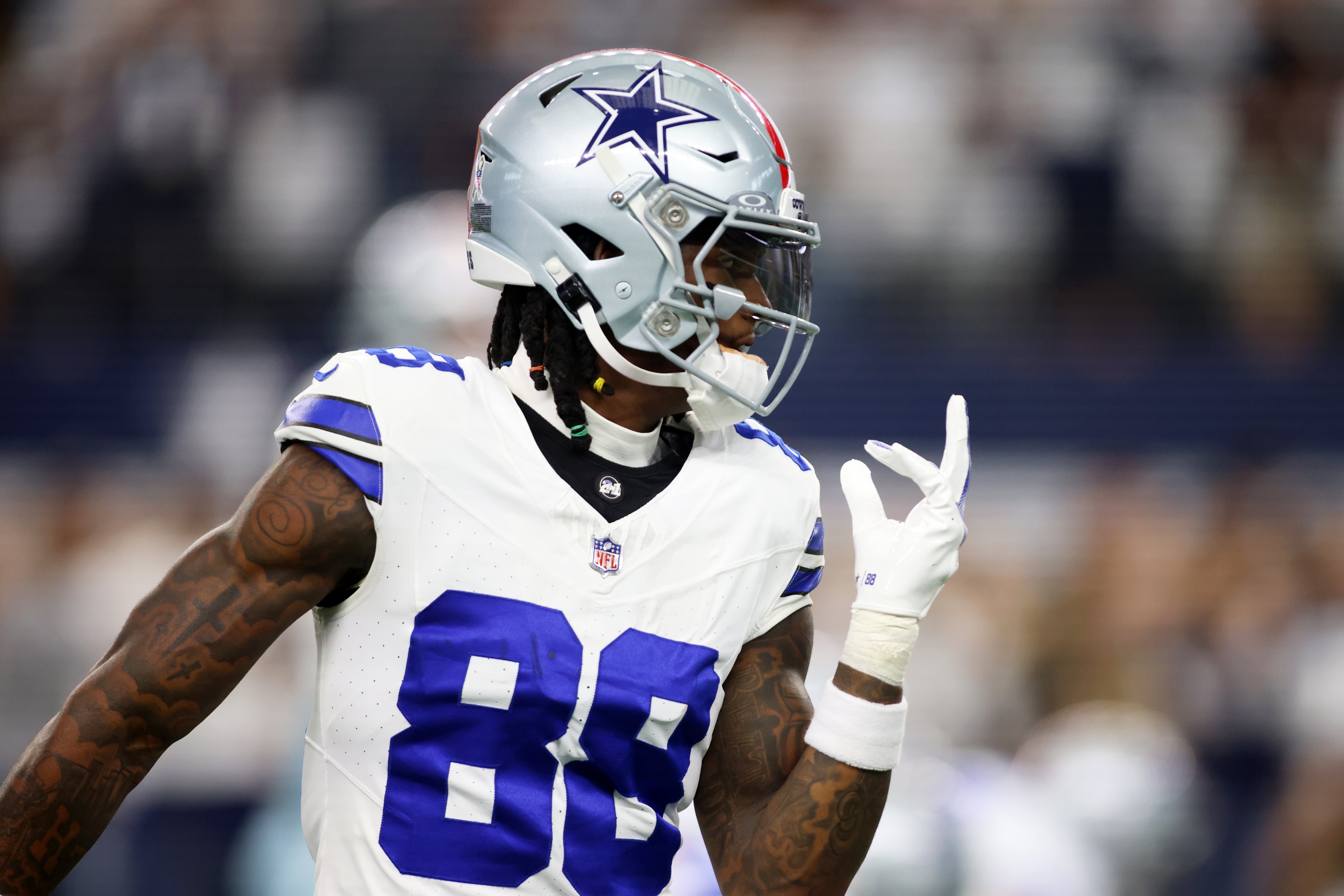 Dallas Cowboys wide receiver CeeDee Lamb (88) on the field before the game against the New York Giants at AT&T Stadium.