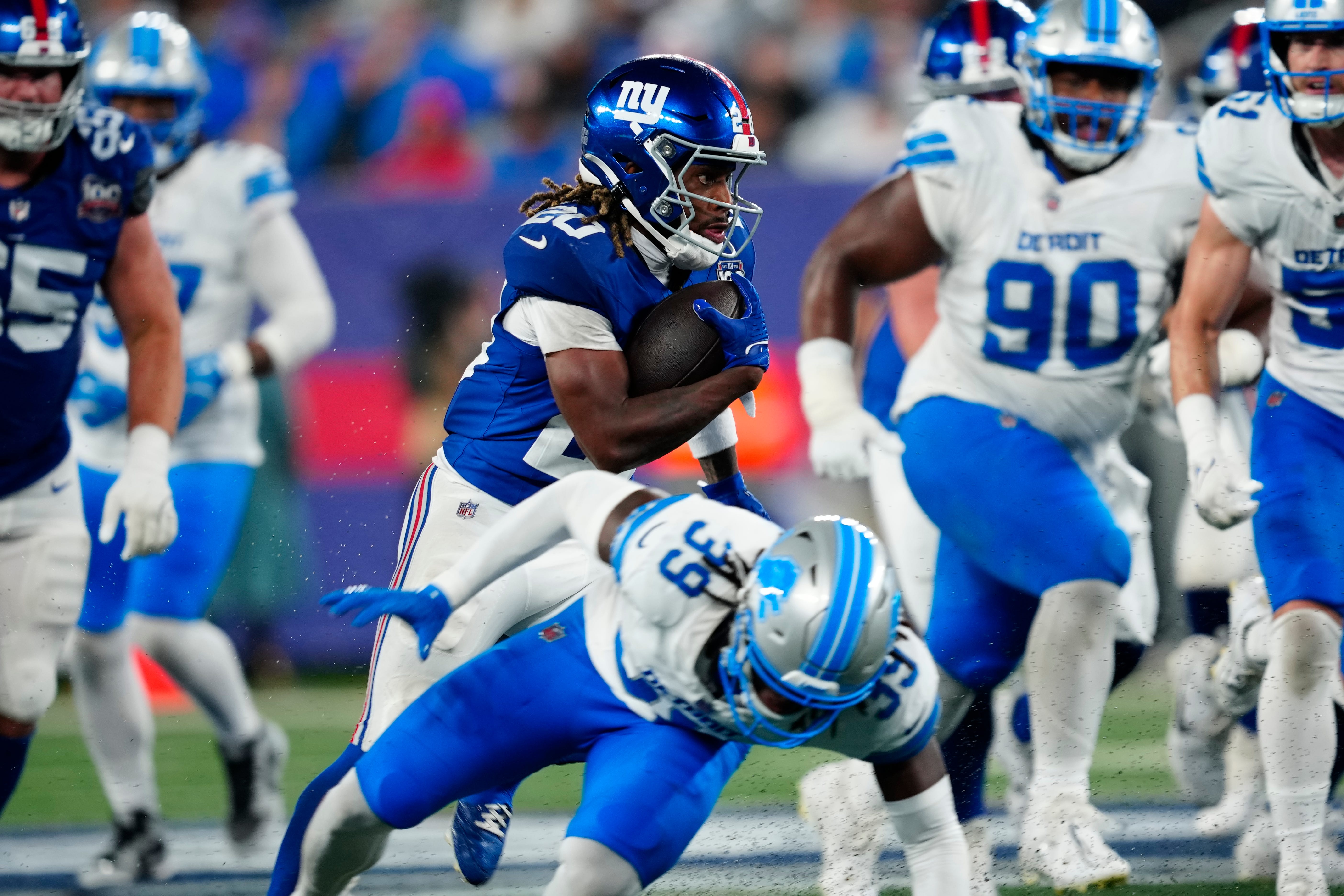 Eric Gray makes a huge run against the Detroit Lions