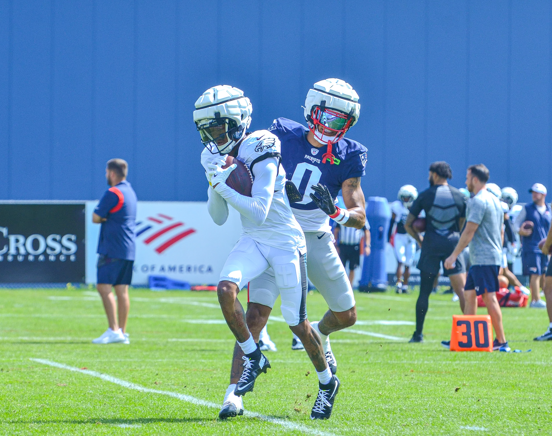 Patriots CB Christian Gonzalez vs Eagles WR DeVonta Smith during joint practice - August 13, 2024