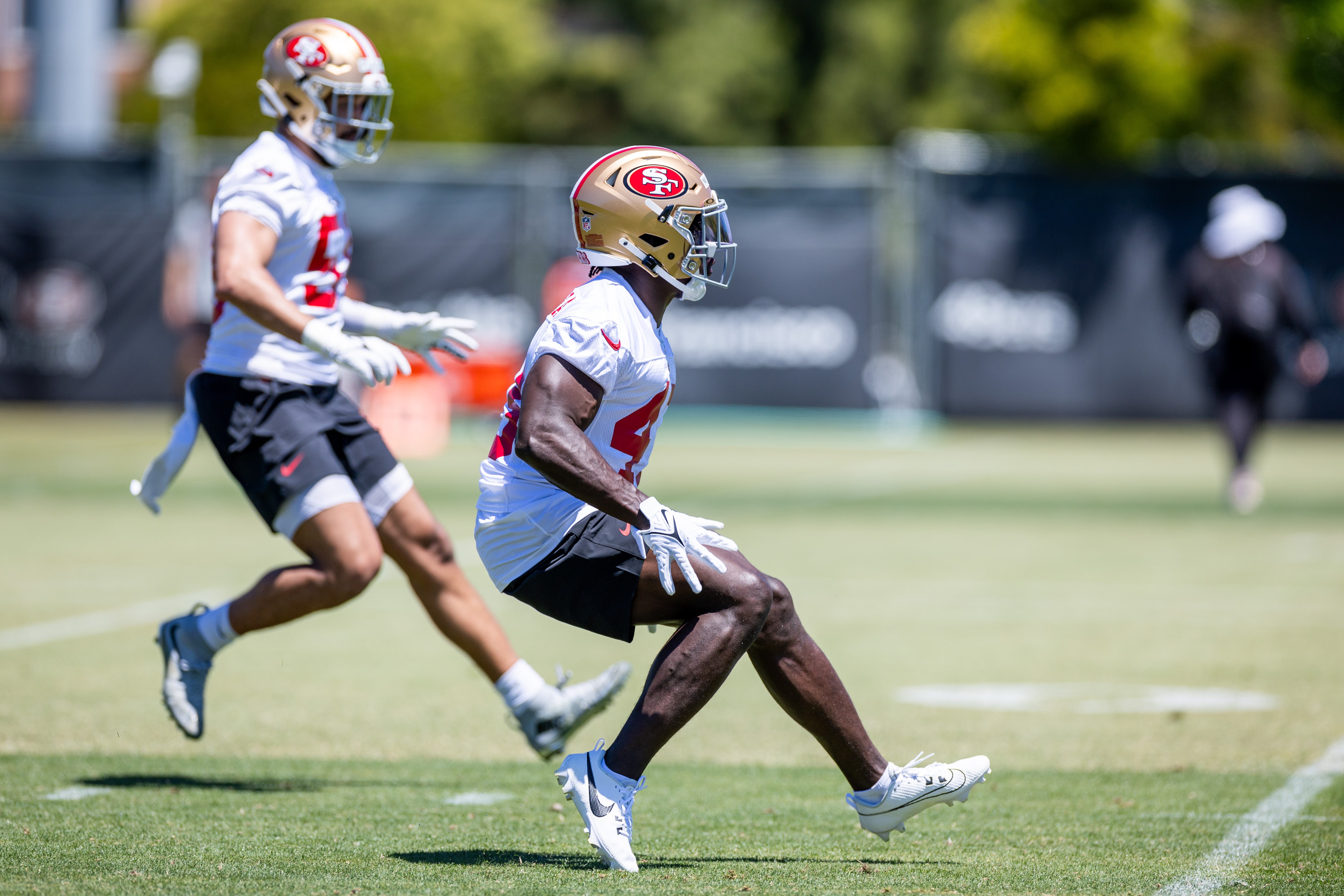 May 10, 2024; Santa Clara, CA, USA; San Francisco 49ers linebacker Malik Mustapha (43) runs drills during the 49ers rookie minicamp at Levi’s Stadium in Santa Clara, CA.