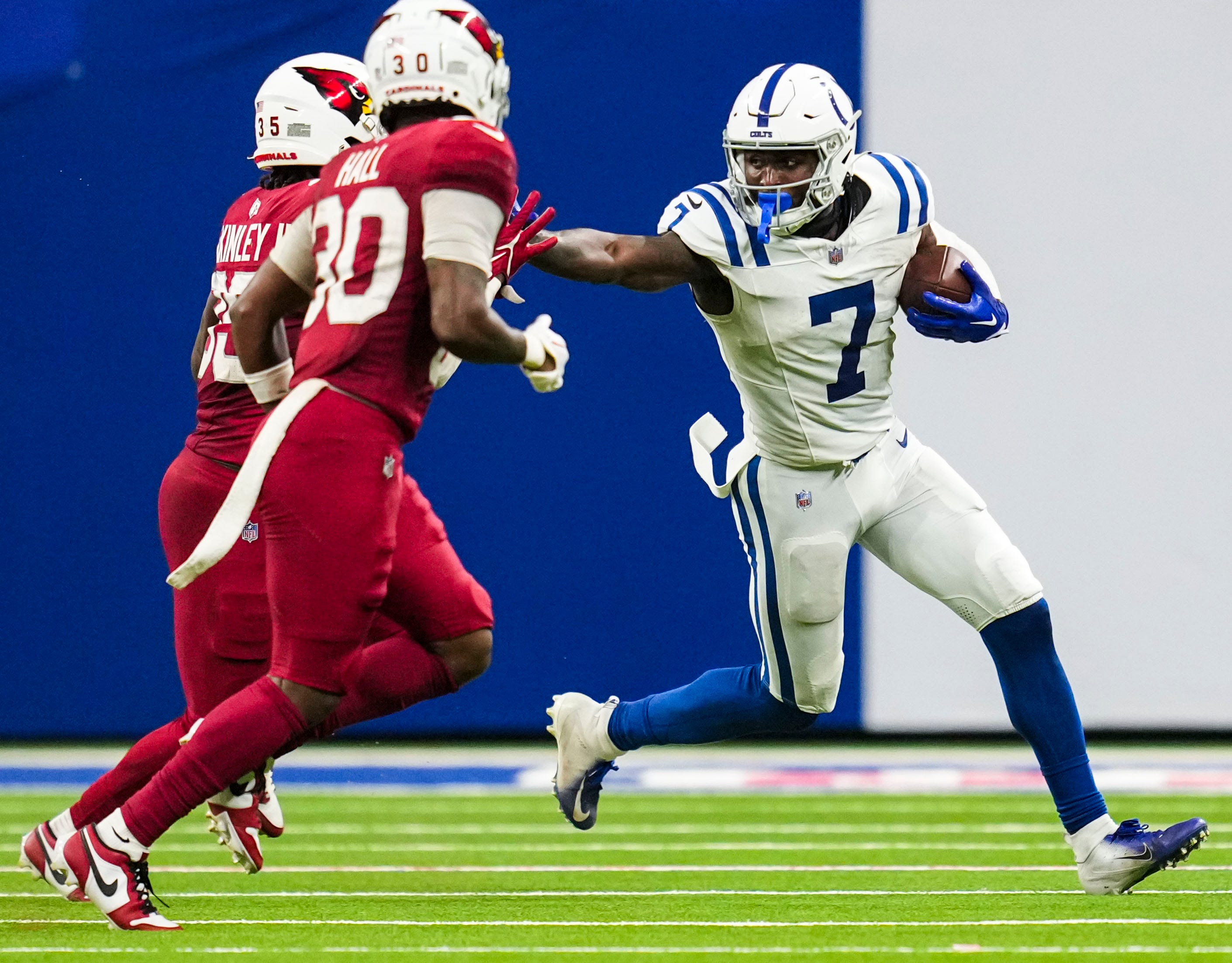 Indianapolis Colts wide receiver Laquon Treadwell (7) carries the ball Saturday, Aug. 17, 2024, during a preseason game between the Indianapolis Colts and the Arizona Cardinals at Lucas Oil Stadium in Indianapolis. The Colts defeated the Cardinals, 21-13.