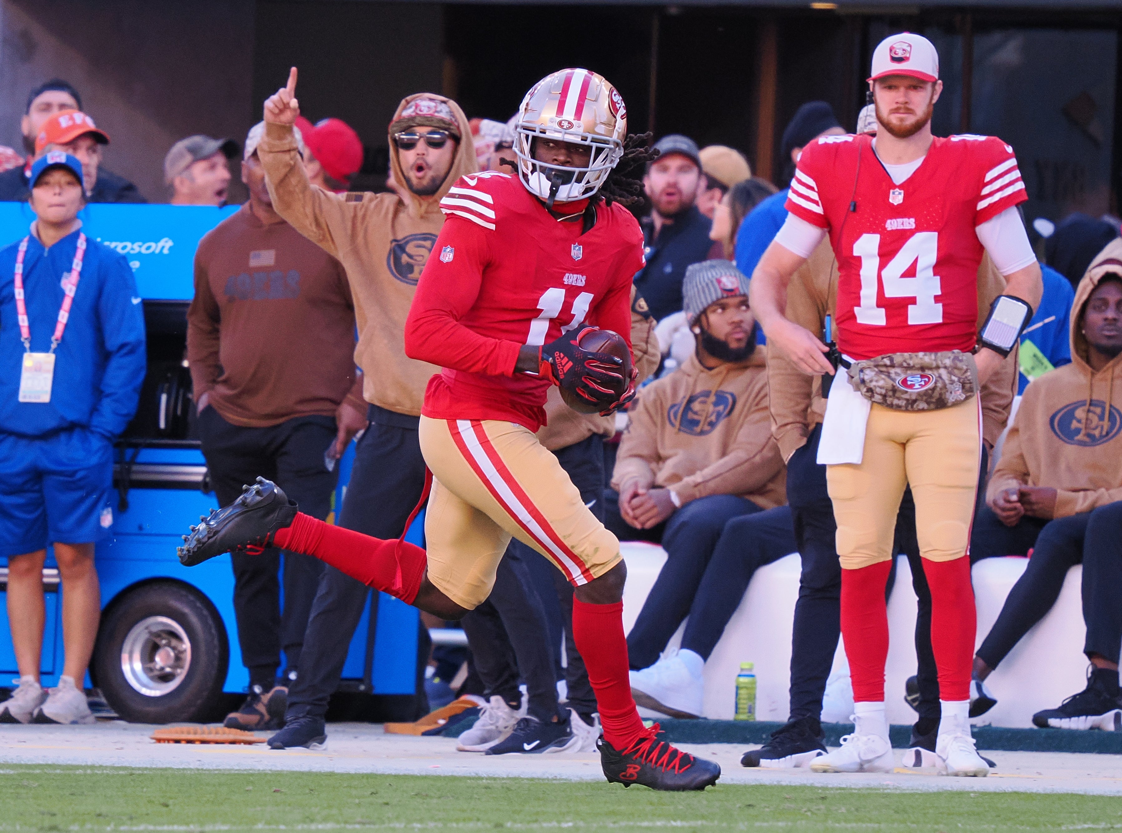 Nov 19, 2023; Santa Clara, California, USA; San Francisco 49ers wide receiver Brandon Aiyuk (11) makes a catch for a 76-yard touchdown against the Tampa Bay Buccaneers during the third quarter at Levi's Stadium.